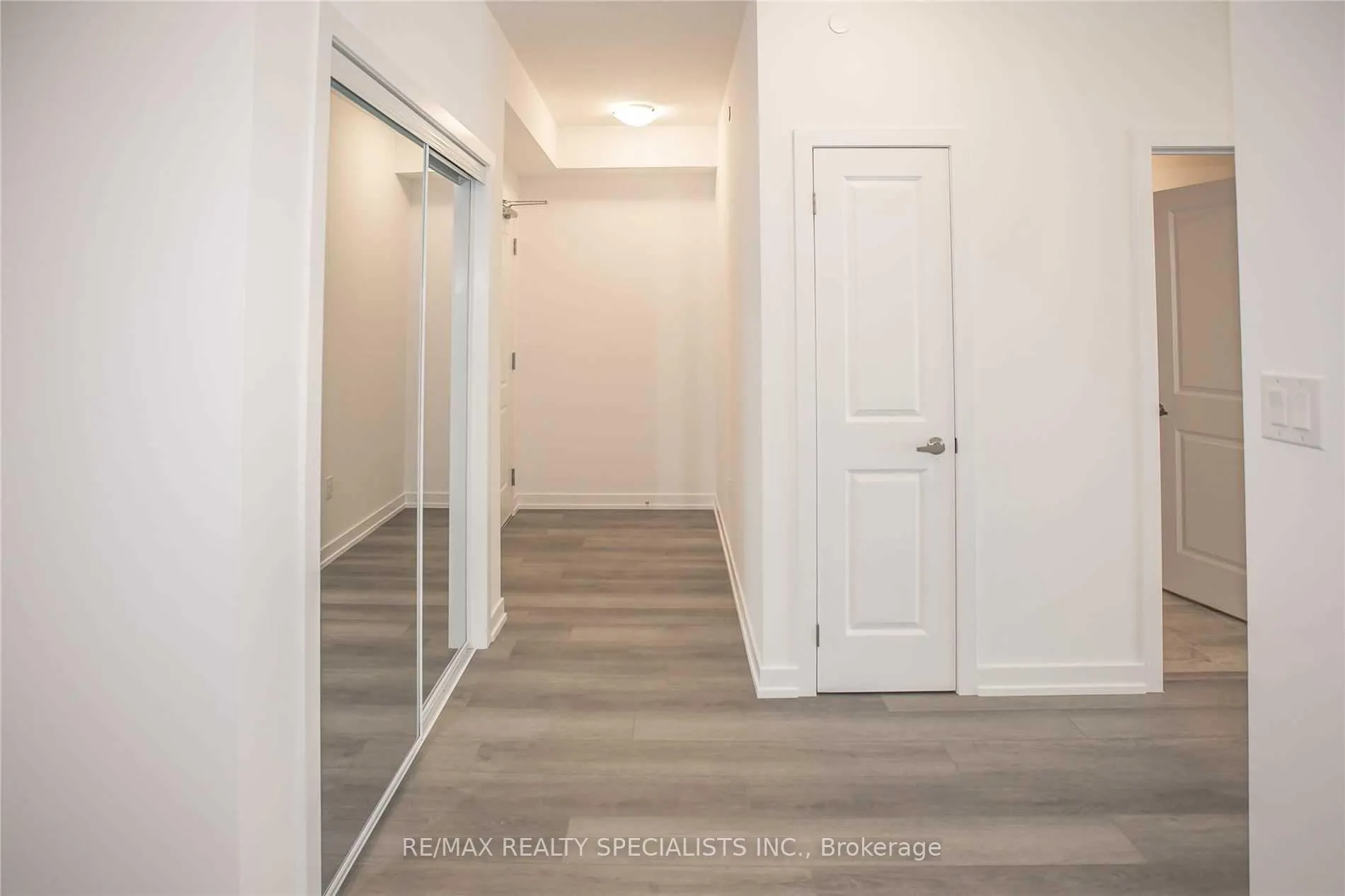 Photo 9 of Unit 913, 450 Dundas Street E, Hamilton, Waterdown — HOMEH
