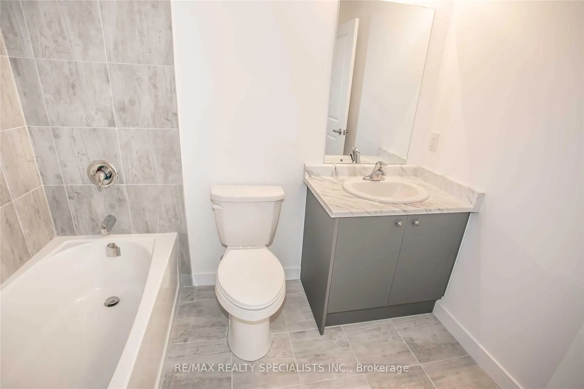Photo 29 of Unit 913, 450 Dundas Street E, Hamilton, Waterdown — HOMEH