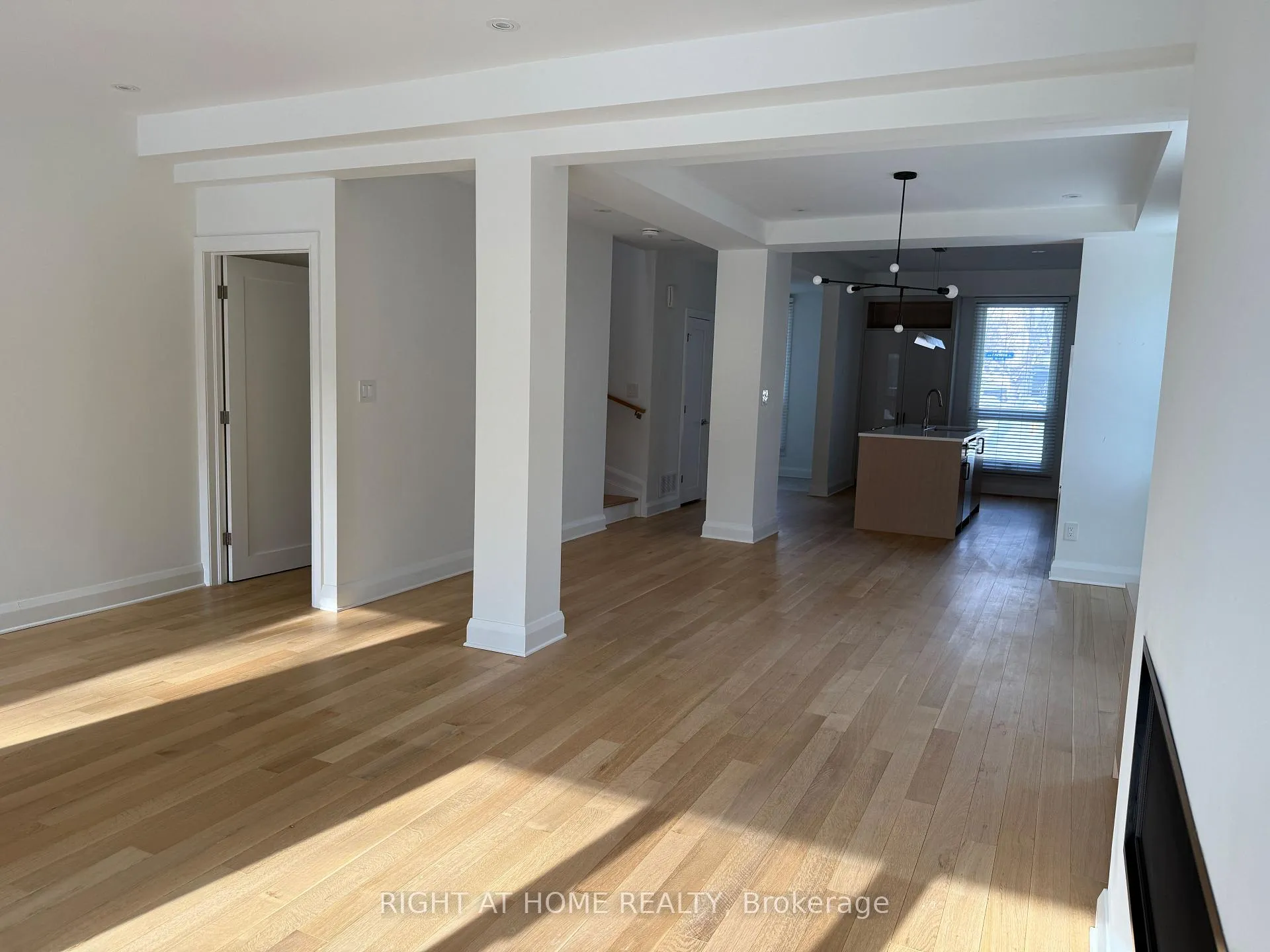 Photo 9 of 221 Crichton Street, Ottawa, Lindenlea — HOMEH