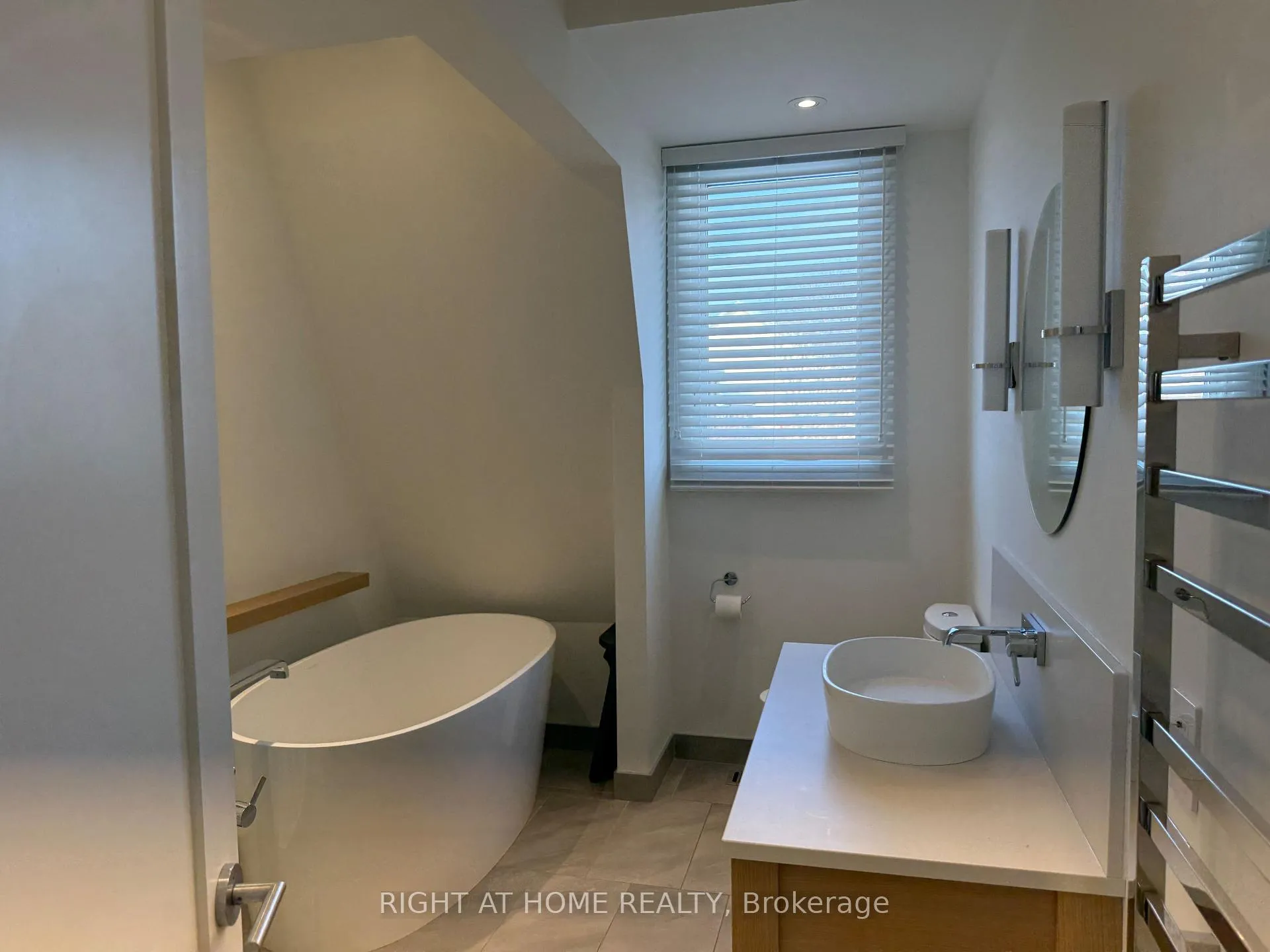 Photo 19 of 221 Crichton Street, Ottawa, Lindenlea — HOMEH