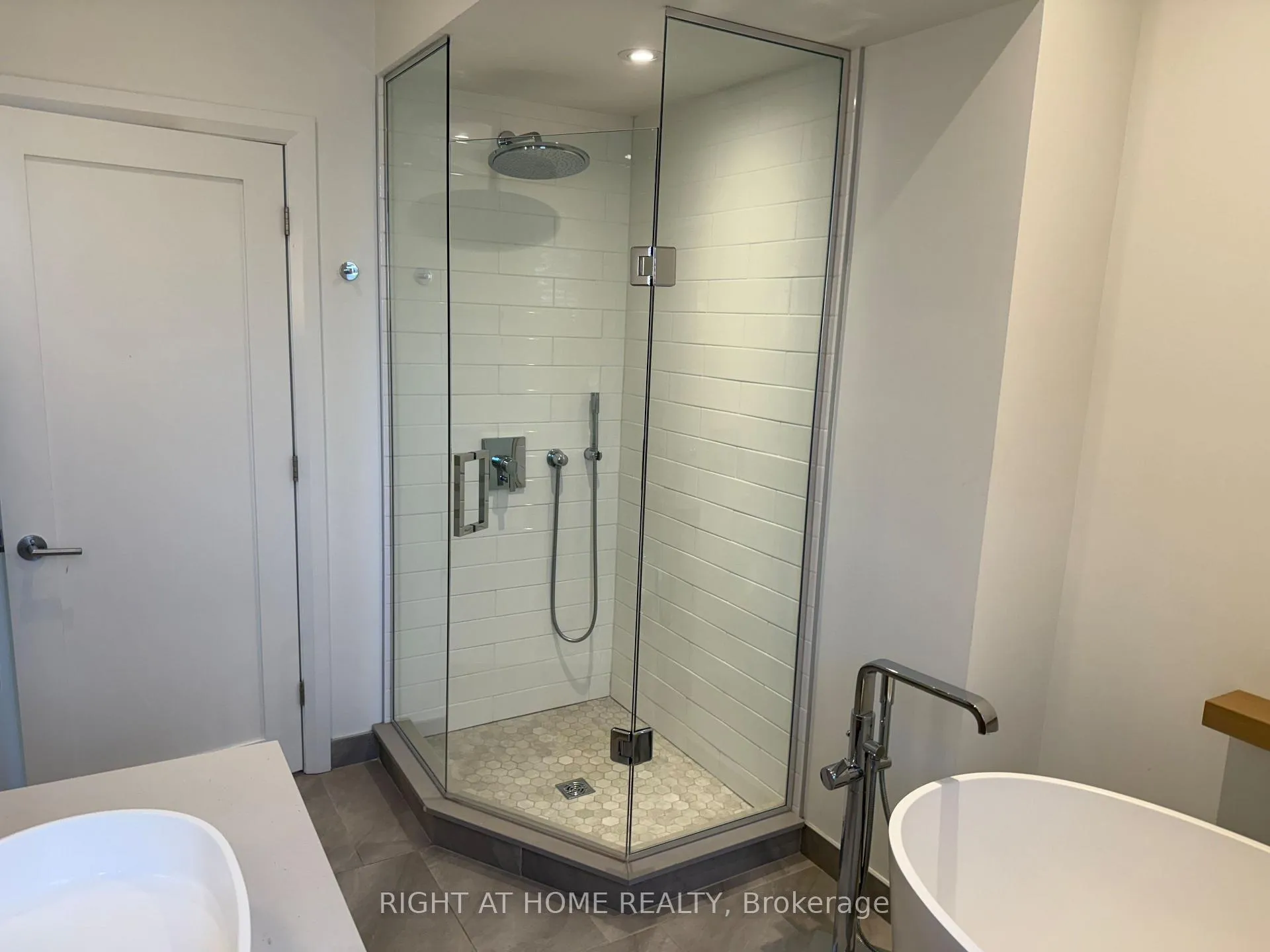Photo 20 of 221 Crichton Street, Ottawa, Lindenlea — HOMEH