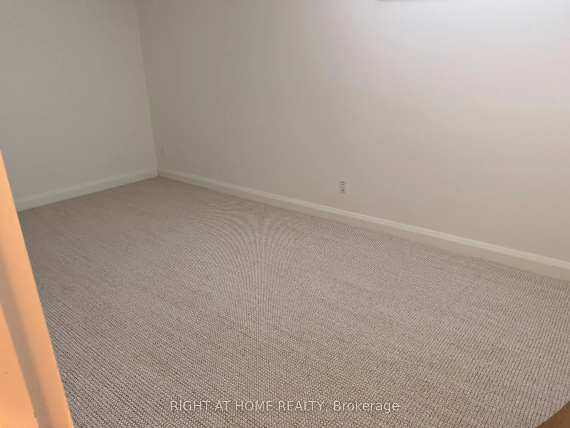Photo 21 of 221 Crichton Street, Ottawa, Lindenlea — HOMEH