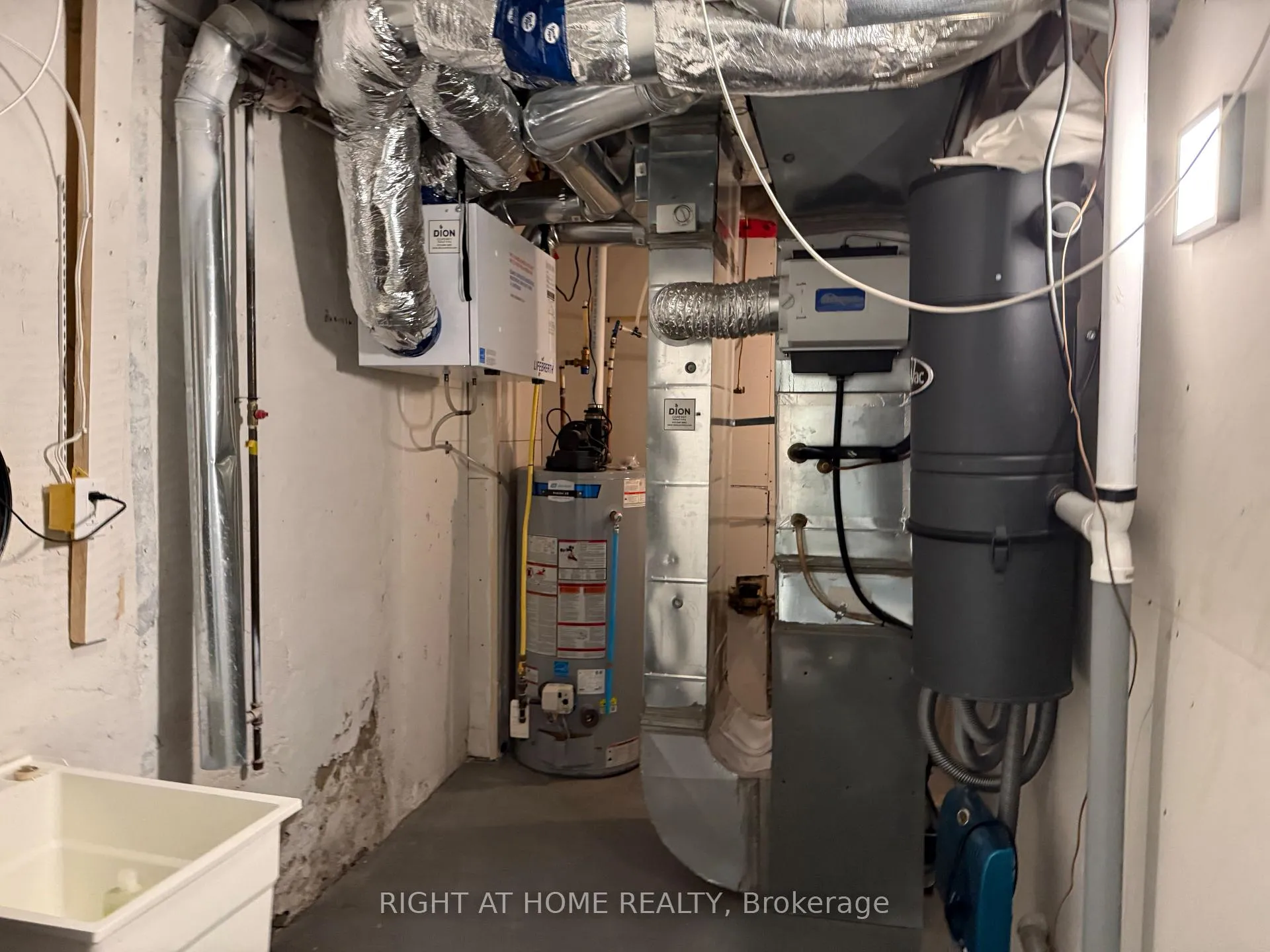 Photo 22 of 221 Crichton Street, Ottawa, Lindenlea — HOMEH