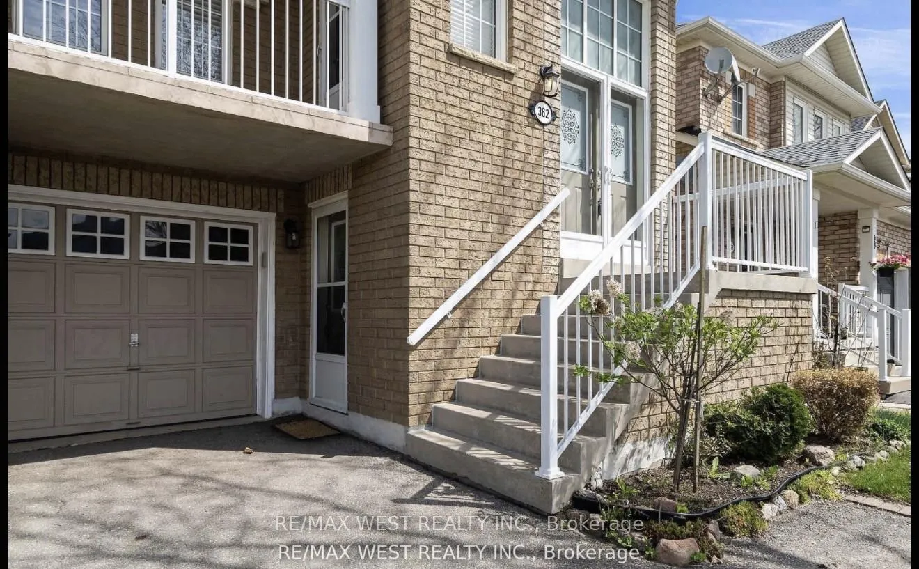 Photo 3 of 362 Avro Road, Vaughan, Maple — HOMEH