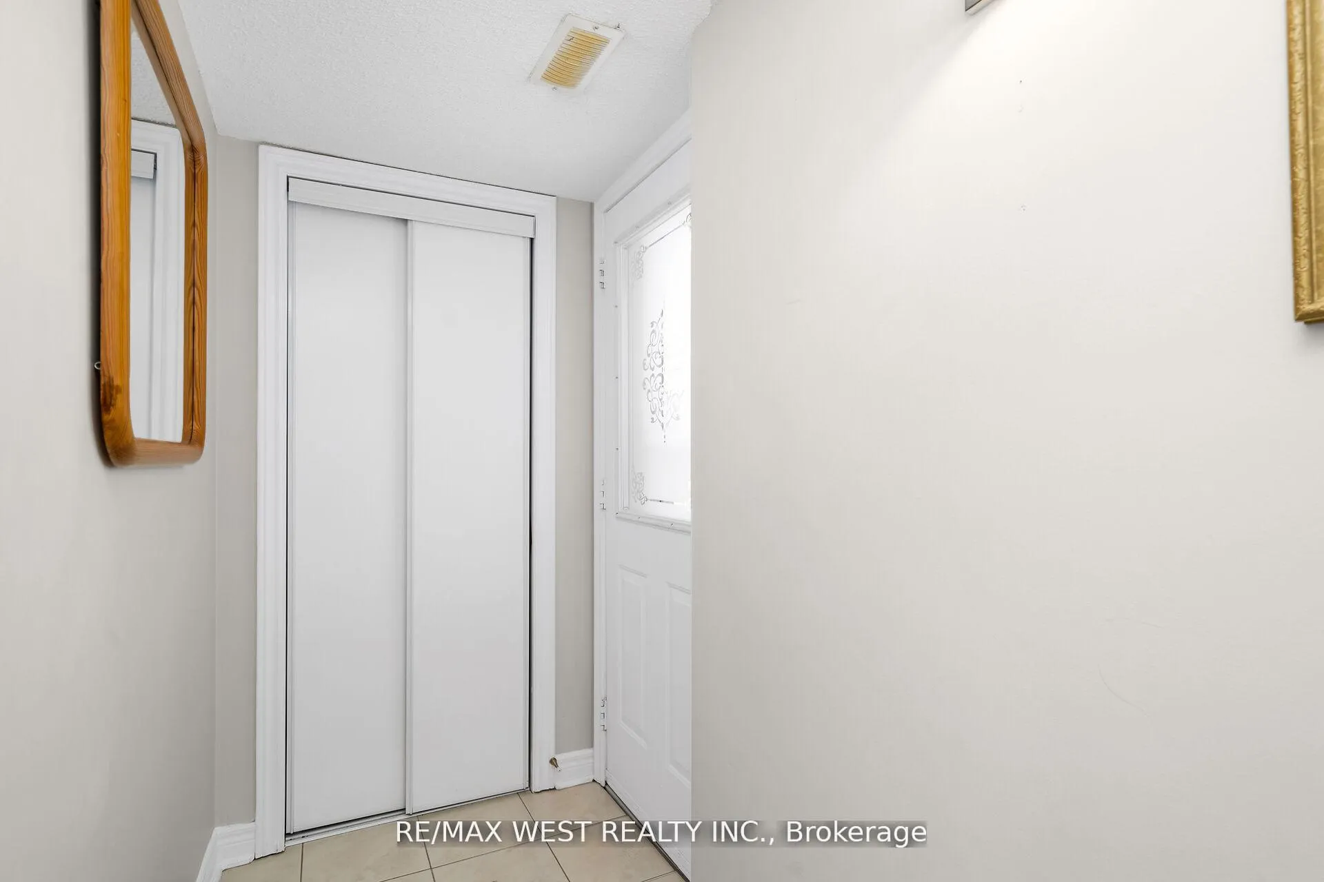 Photo 13 of 362 Avro Road, Vaughan, Maple — HOMEH