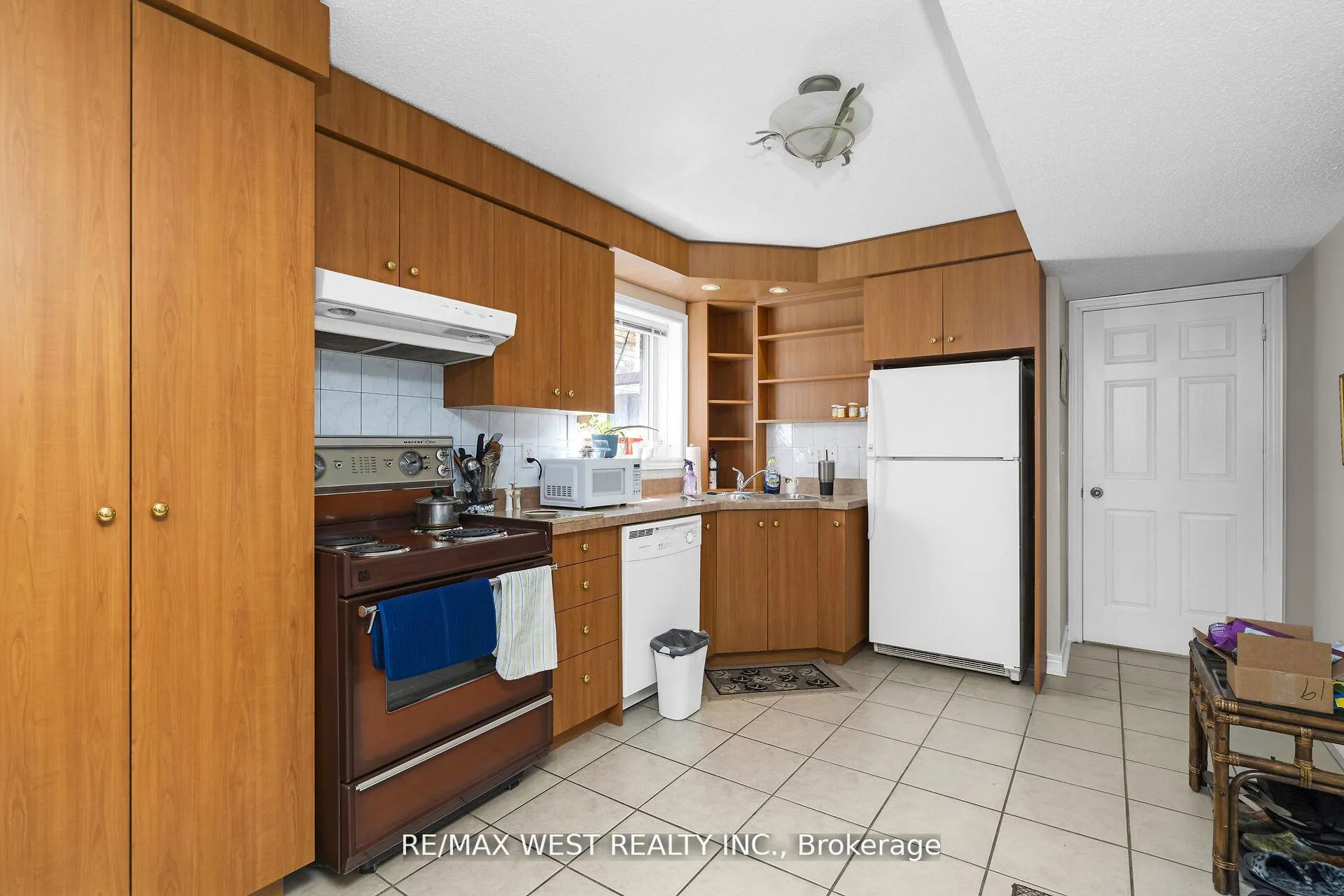 Photo 15 of 362 Avro Road, Vaughan, Maple — HOMEH