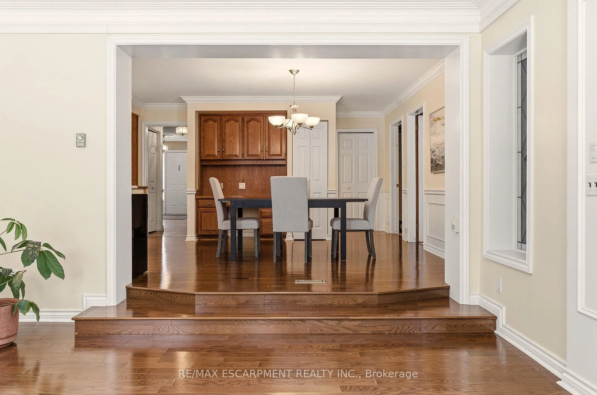 Photo 16 of 341 Shoreacres Road, Burlington, Shoreacres — HOMEH