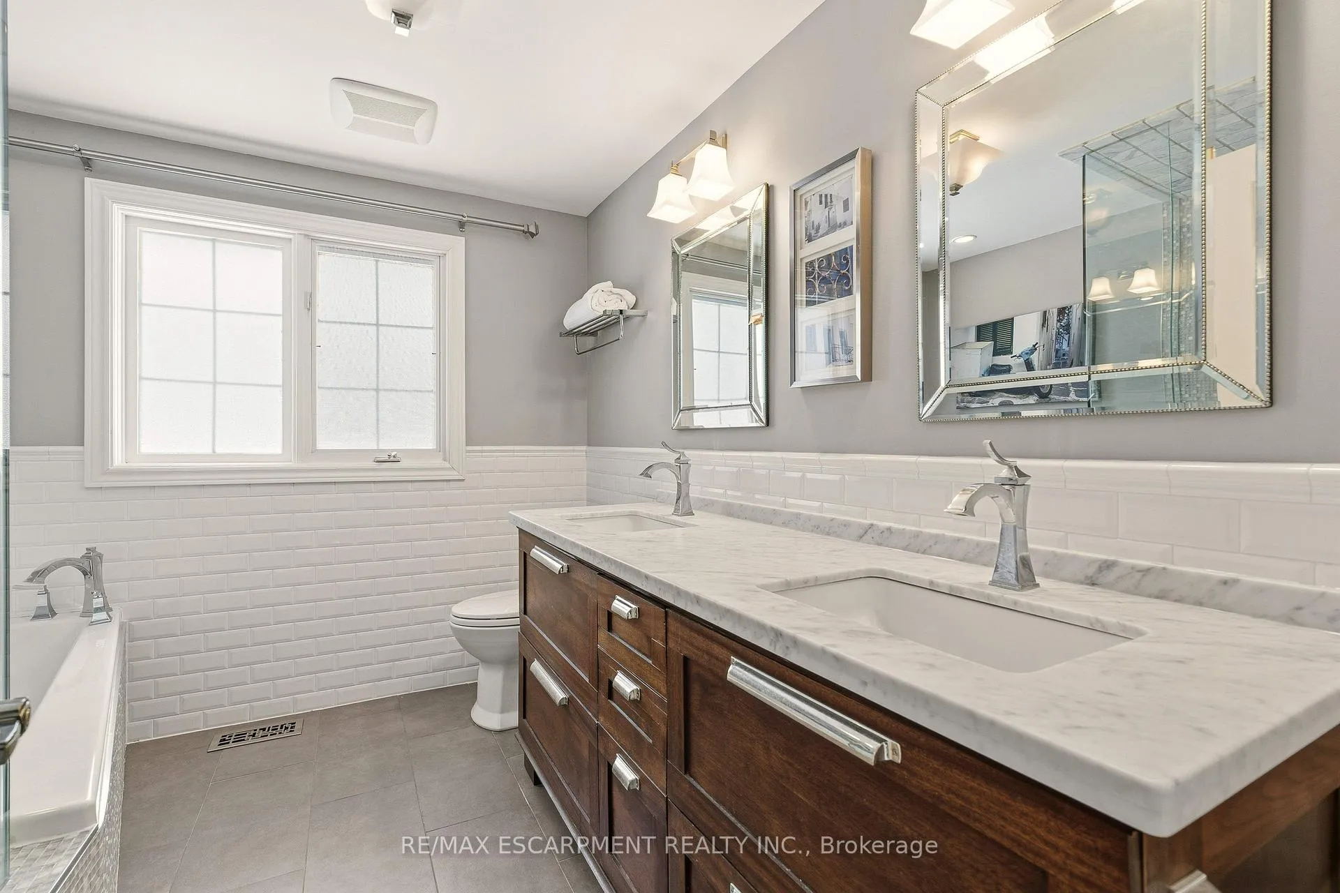 Photo 35 of 341 Shoreacres Road, Burlington, Shoreacres — HOMEH