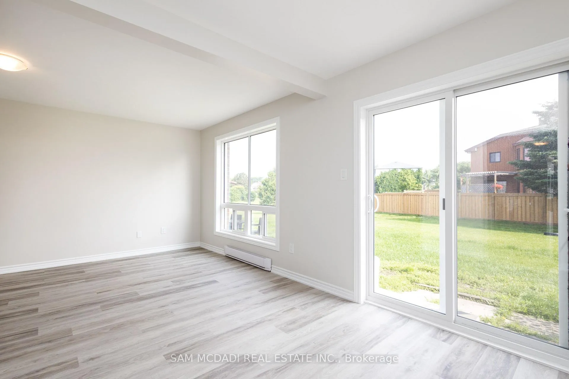 Photo 9 of 29 Birchfield Drive, Clarington, Courtice — HOMEH