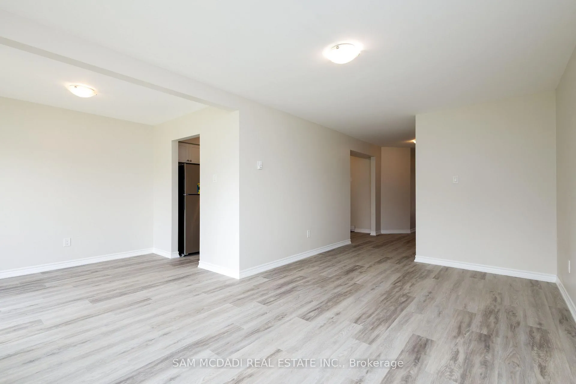 Photo 10 of 29 Birchfield Drive, Clarington, Courtice — HOMEH
