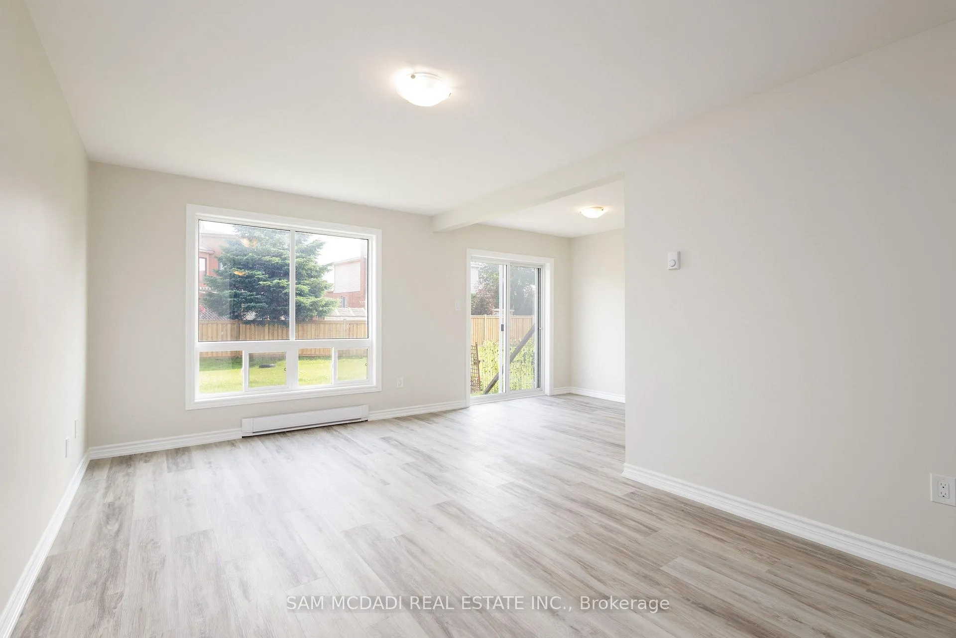 Photo 11 of 29 Birchfield Drive, Clarington, Courtice — HOMEH
