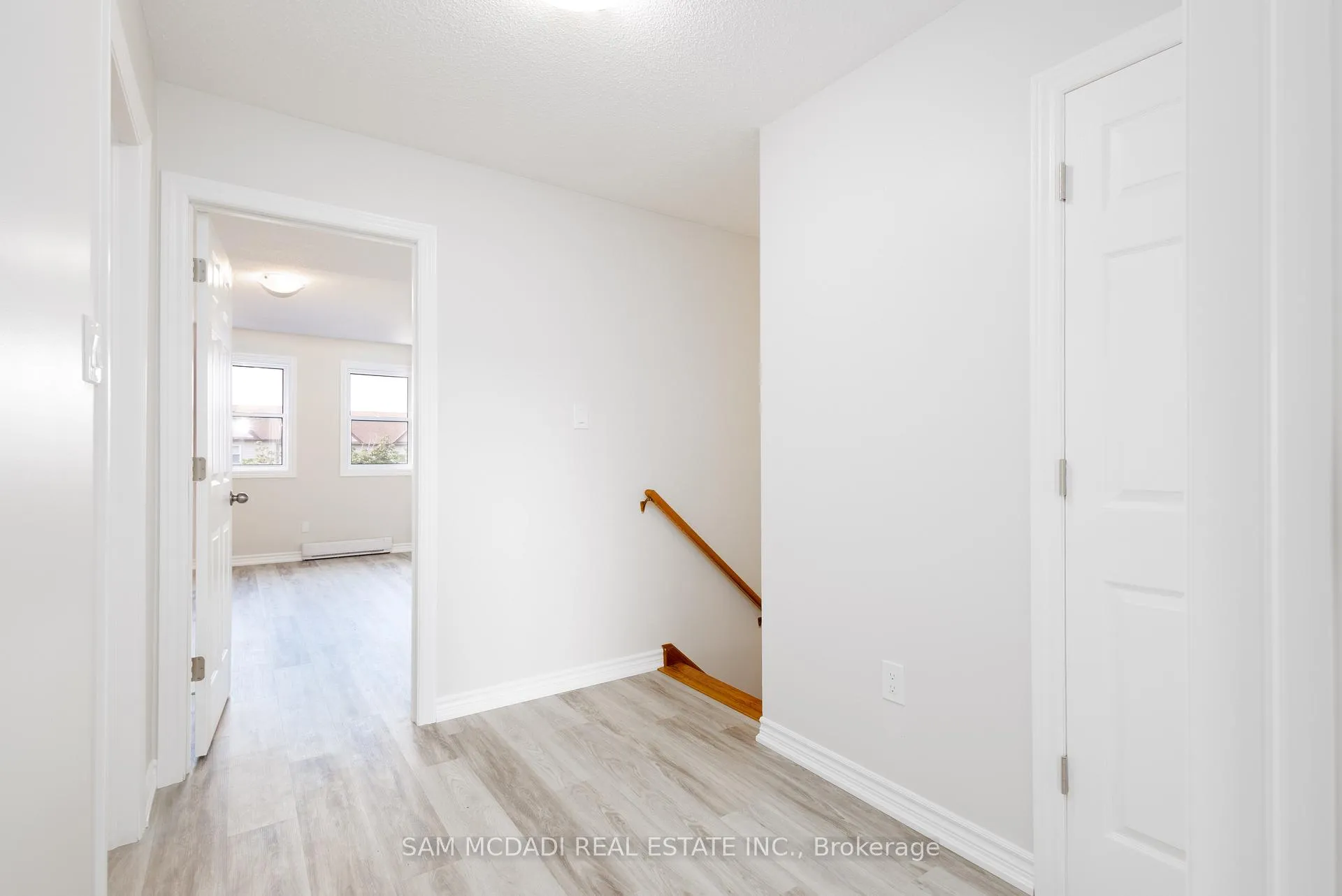 Photo 12 of 29 Birchfield Drive, Clarington, Courtice — HOMEH