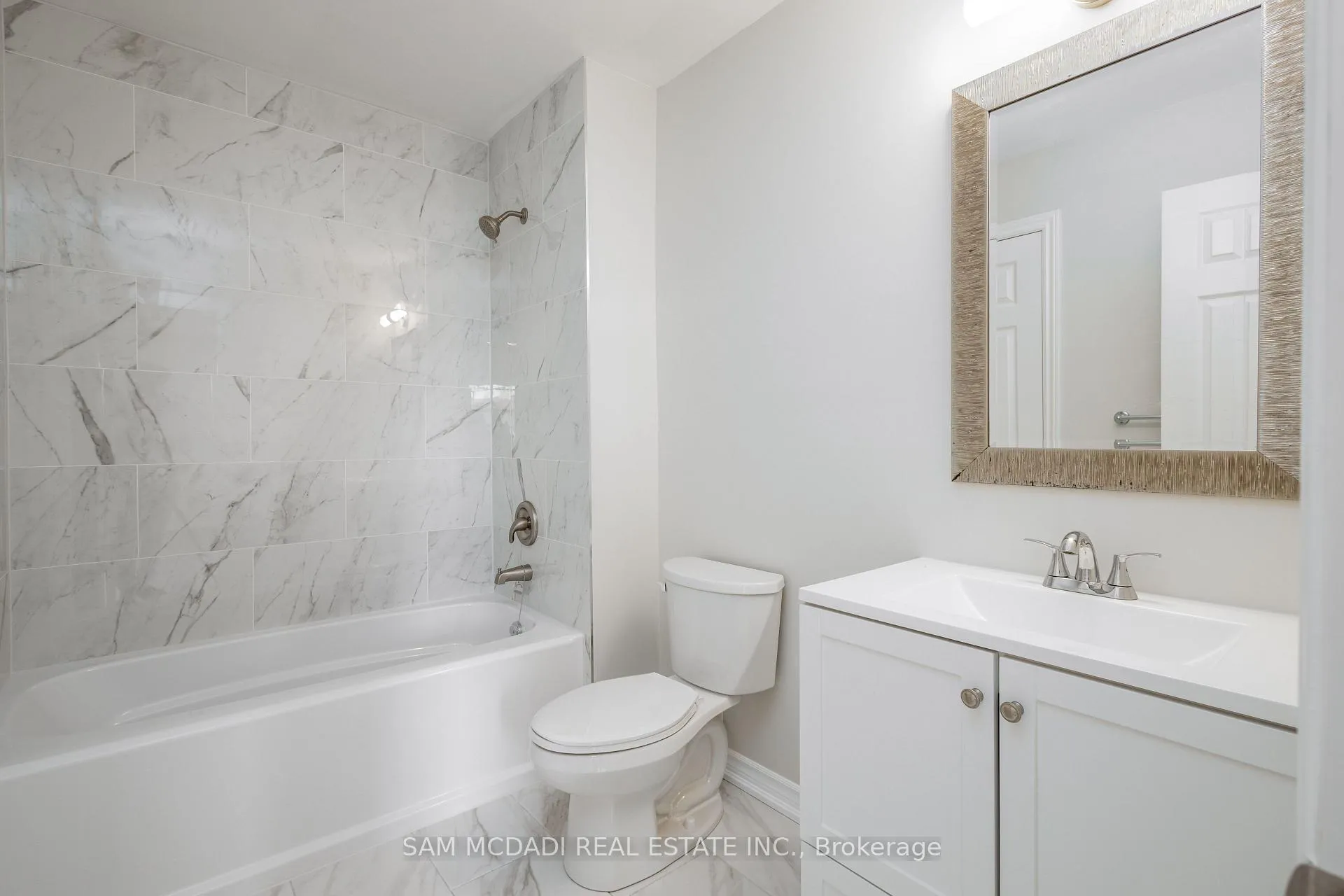 Photo 15 of 29 Birchfield Drive, Clarington, Courtice — HOMEH