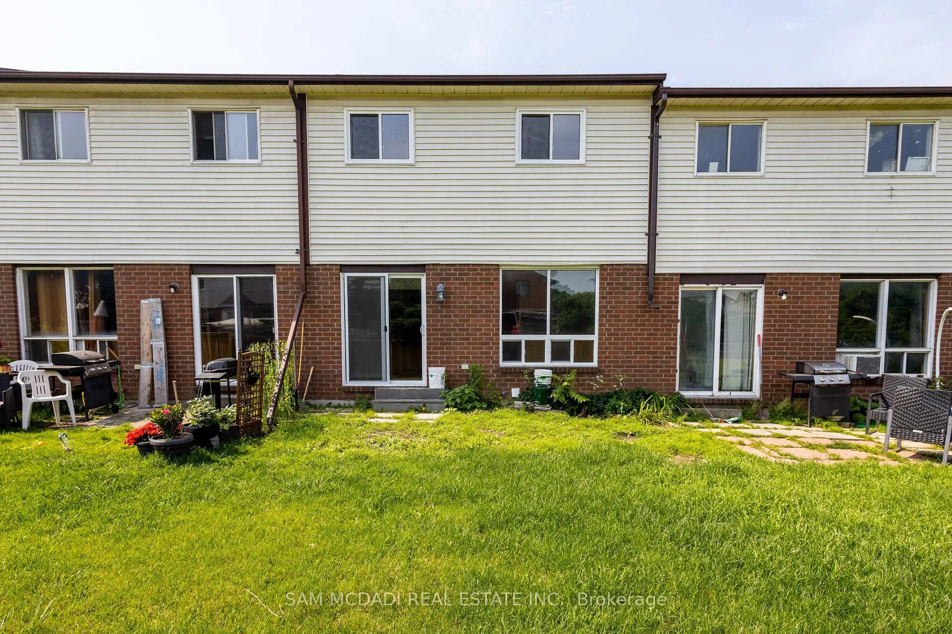 Photo 23 of 29 Birchfield Drive, Clarington, Courtice — HOMEH
