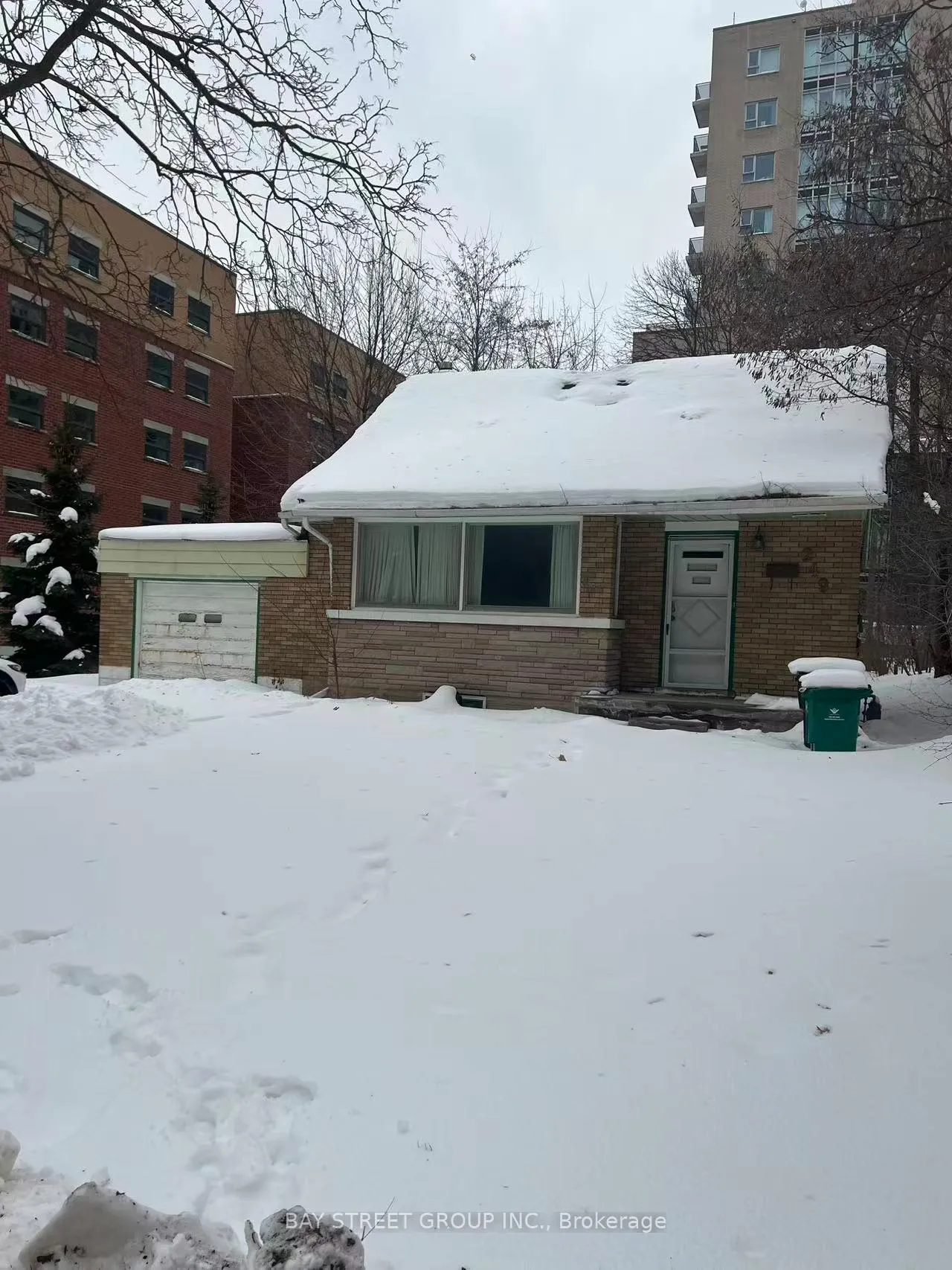 Photo 3 of 249 Sunview Street, Waterloo, Beechwood/University — HOMEH