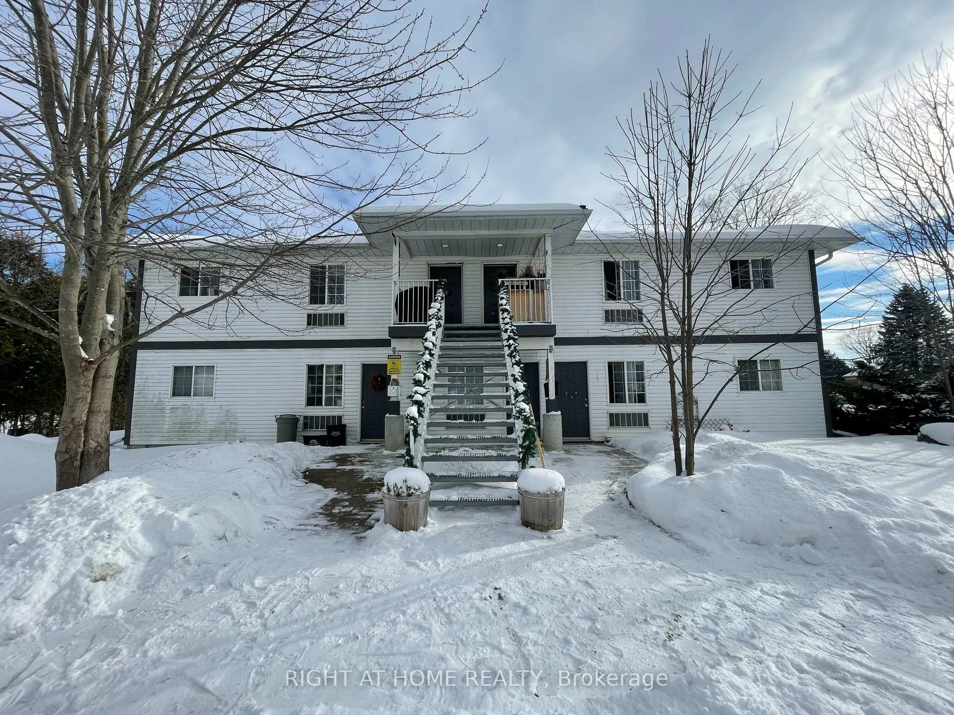Photo 1 of 380 Bayview Parkway, Orillia — HOMEH
