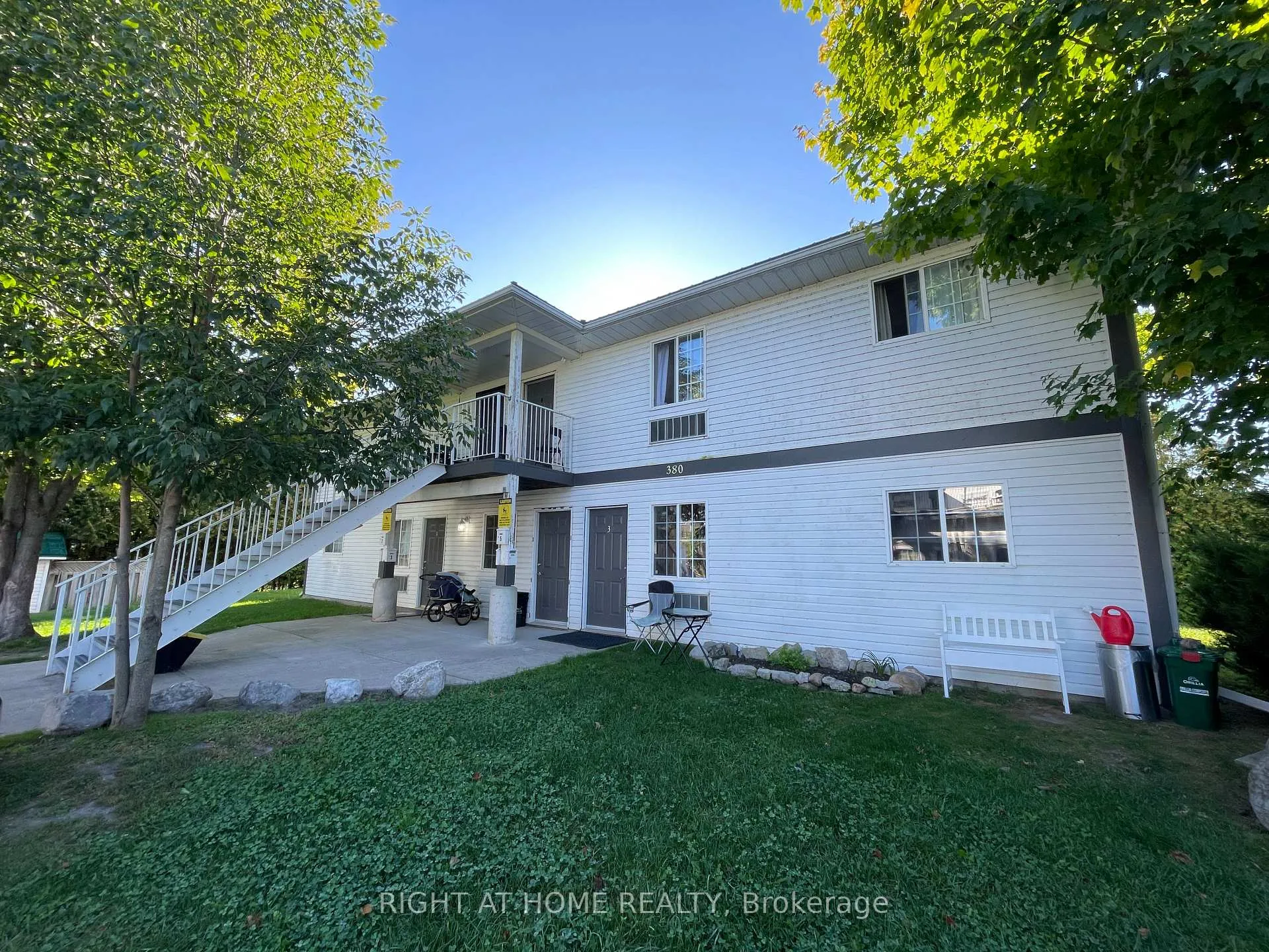 Photo 3 of 380 Bayview Parkway, Orillia — HOMEH