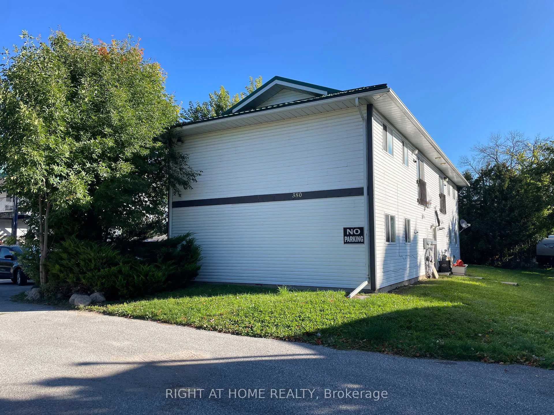 Photo 4 of 380 Bayview Parkway, Orillia — HOMEH