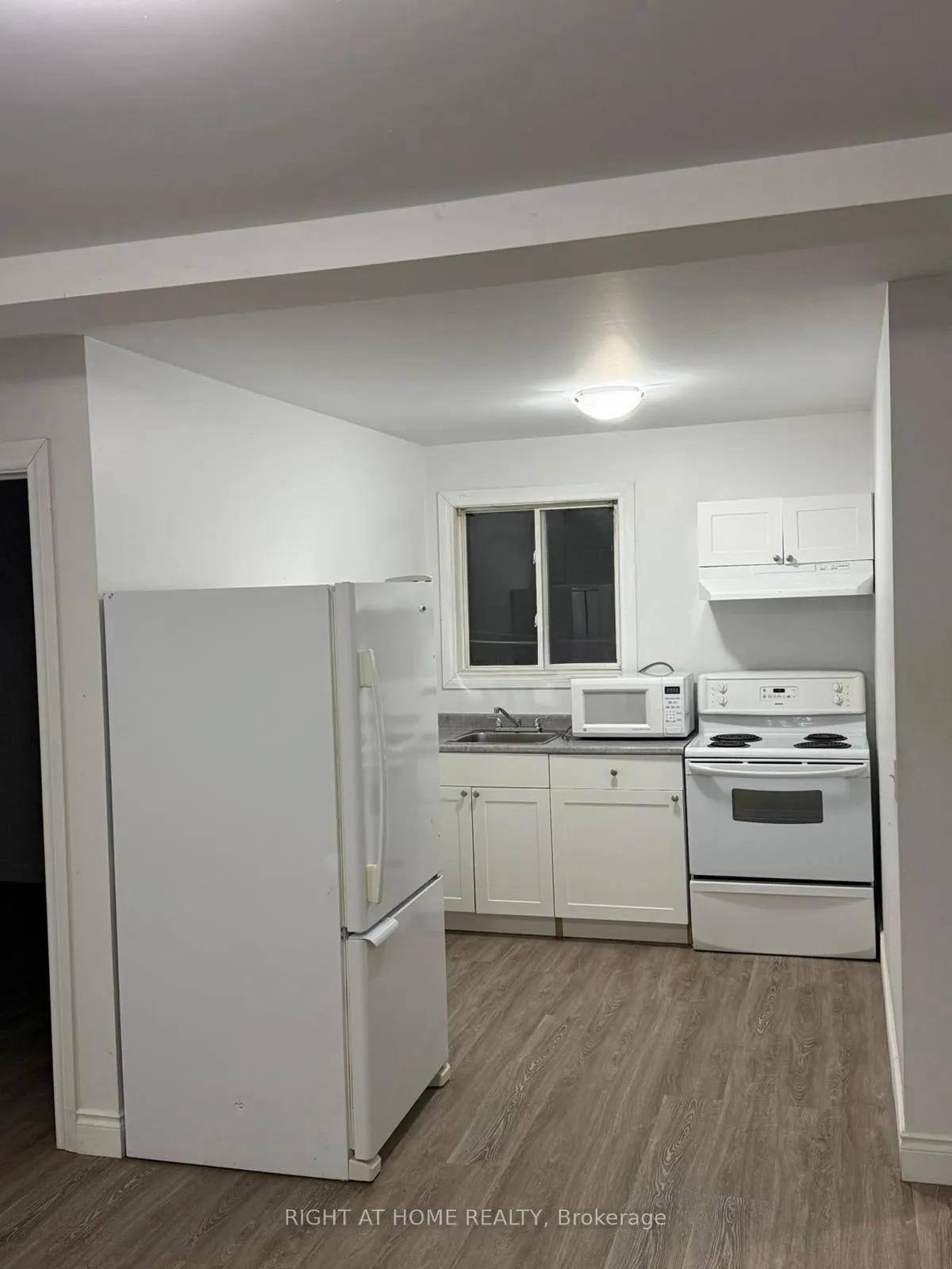 Photo 9 of 380 Bayview Parkway, Orillia — HOMEH