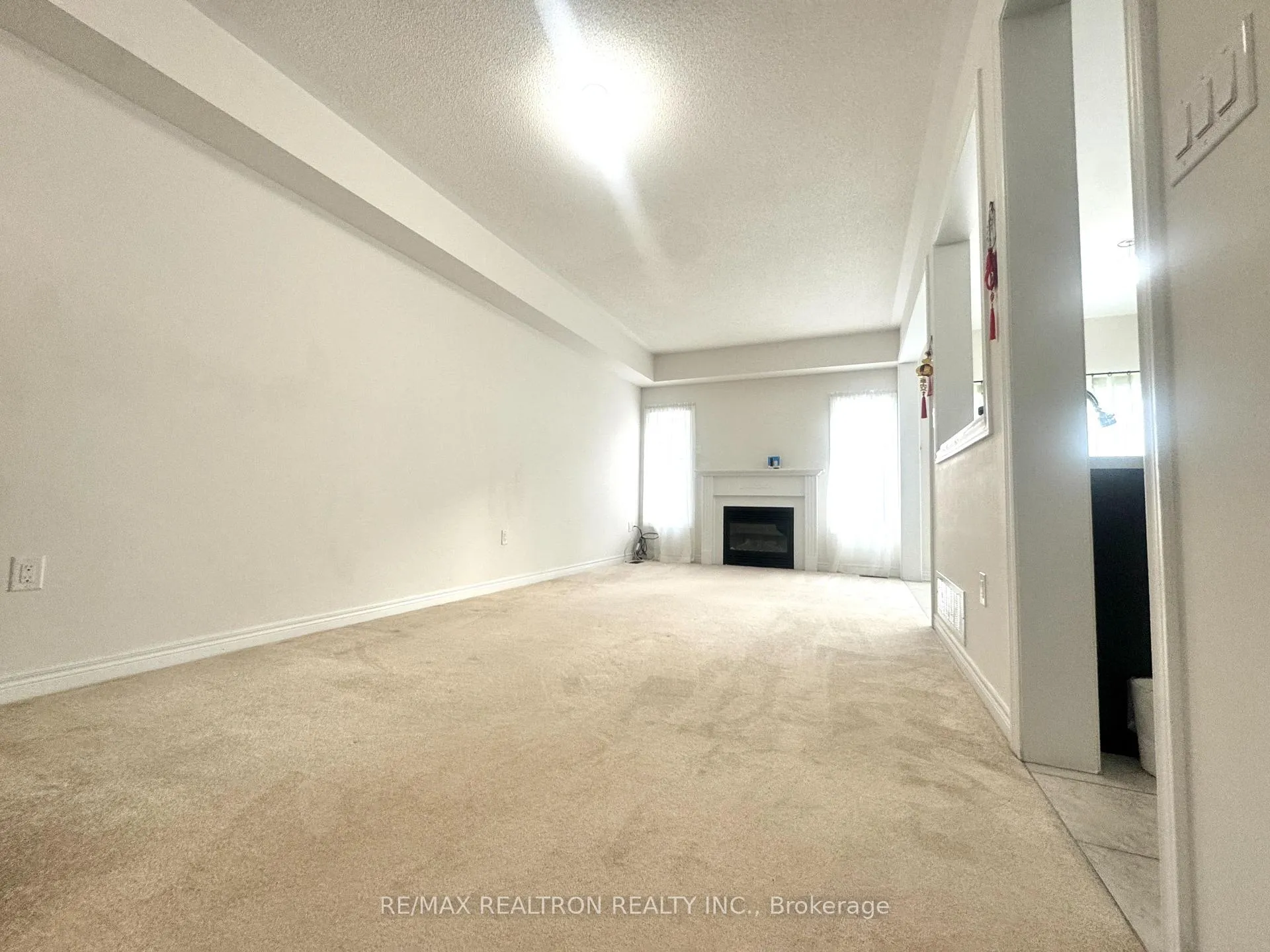 Photo 5 of 69 Fimco Crescent, Markham, Greensborough — HOMEH