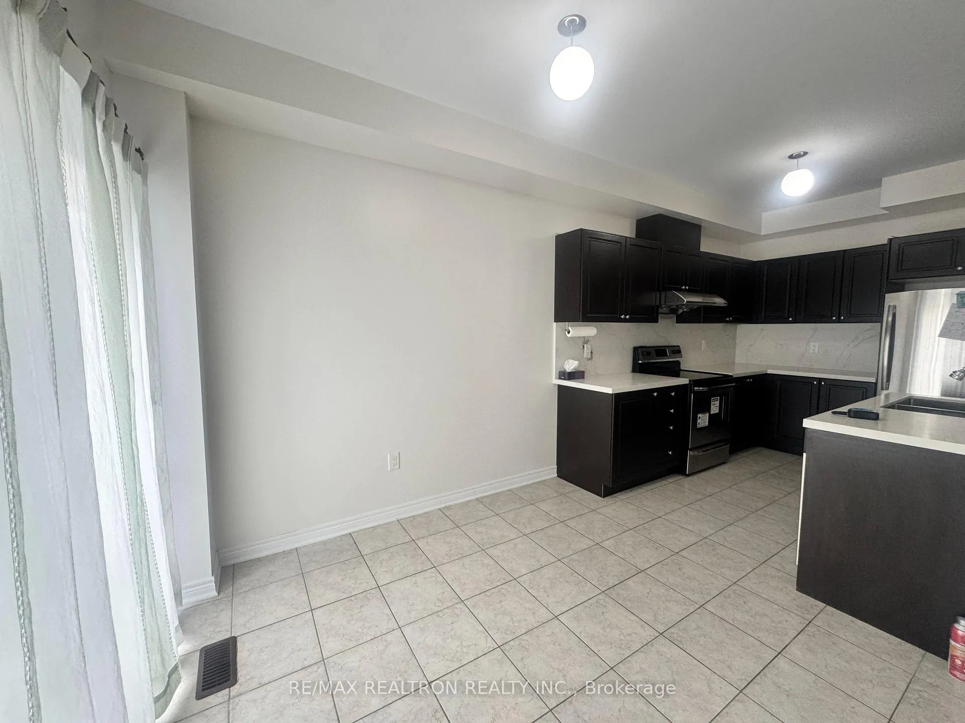 Photo 8 of 69 Fimco Crescent, Markham, Greensborough — HOMEH