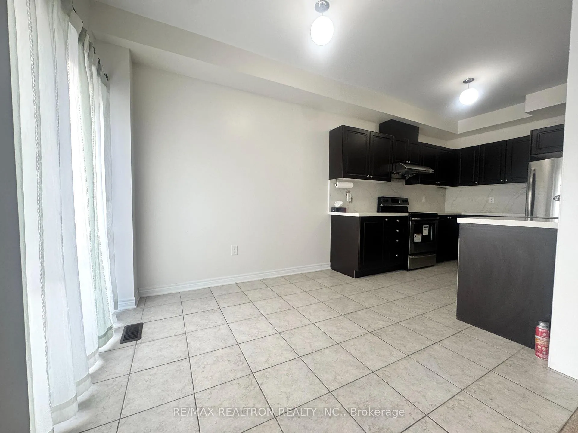 Photo 11 of 69 Fimco Crescent, Markham, Greensborough — HOMEH