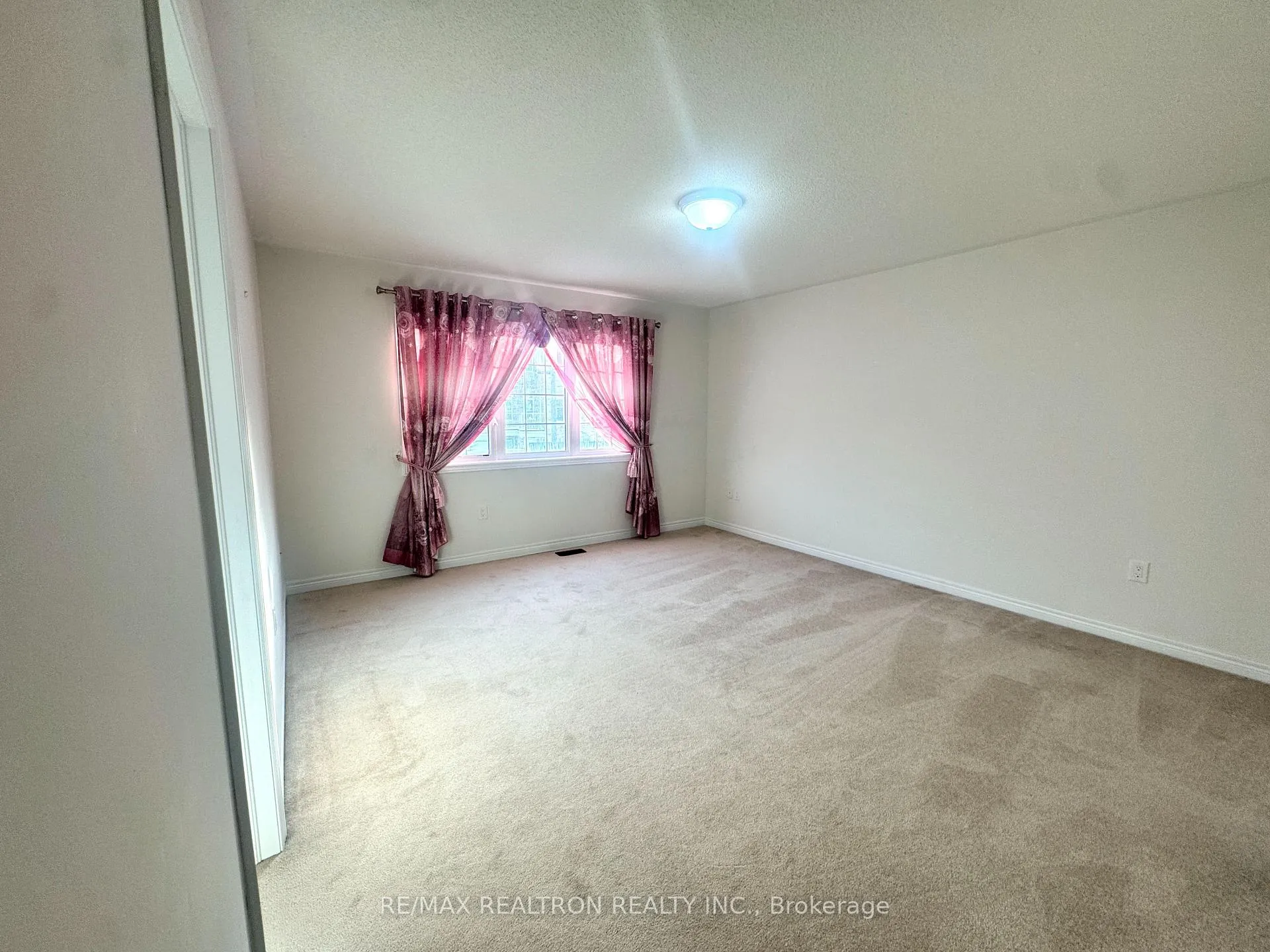 Photo 14 of 69 Fimco Crescent, Markham, Greensborough — HOMEH