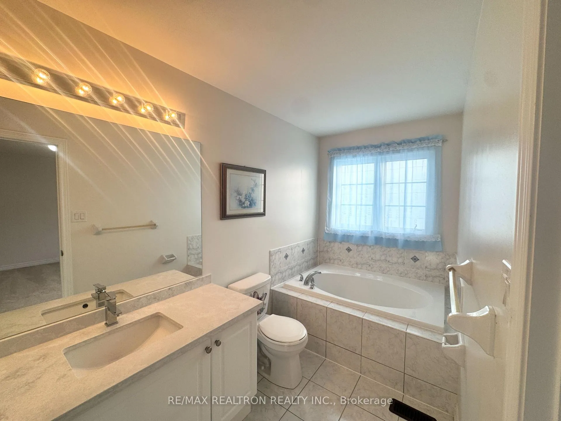 Photo 16 of 69 Fimco Crescent, Markham, Greensborough — HOMEH