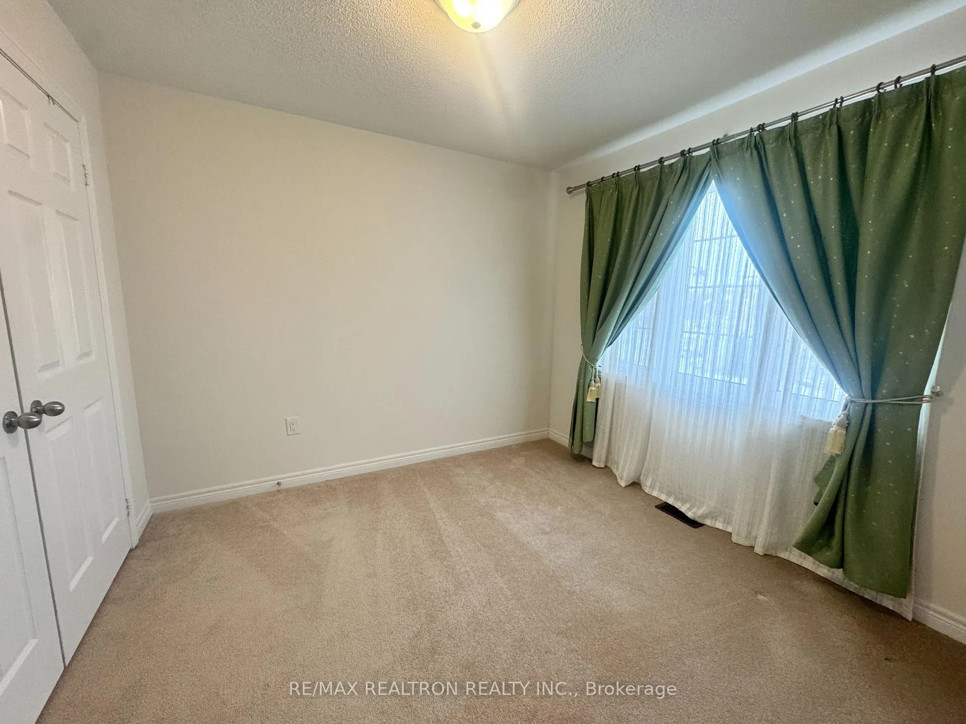 Photo 21 of 69 Fimco Crescent, Markham, Greensborough — HOMEH