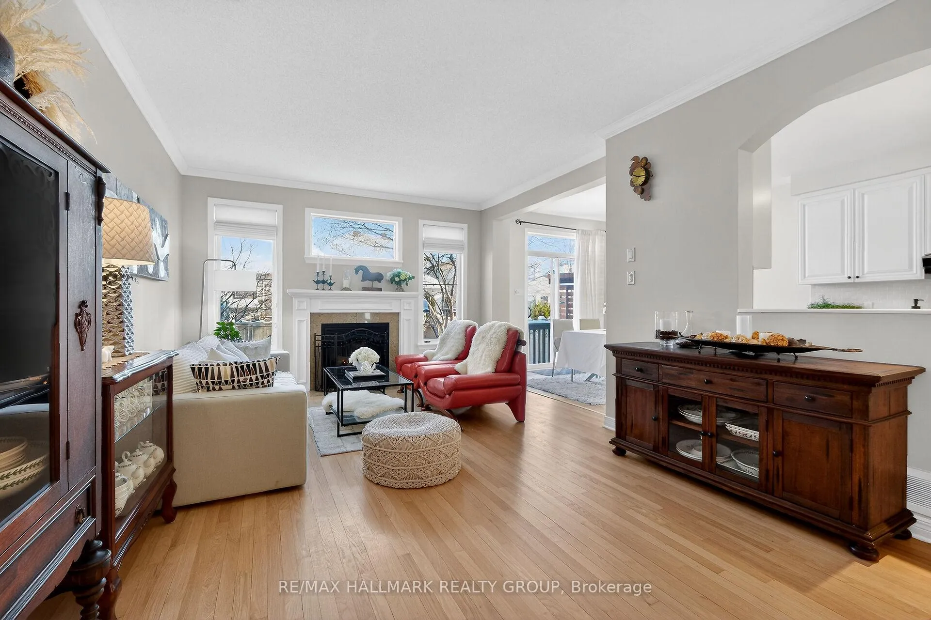 Photo 10 of 1952 Schroeder Crescent, Ottawa, Springridge/East Village — HOMEH
