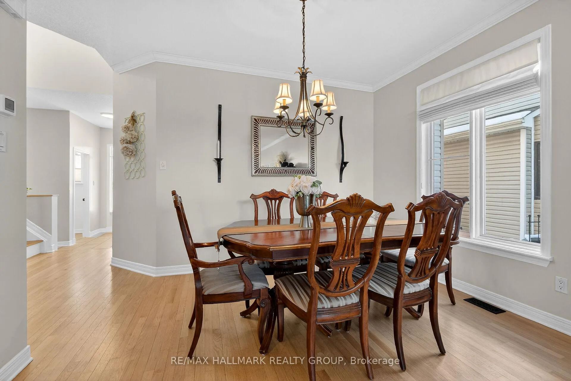 Photo 11 of 1952 Schroeder Crescent, Ottawa, Springridge/East Village — HOMEH