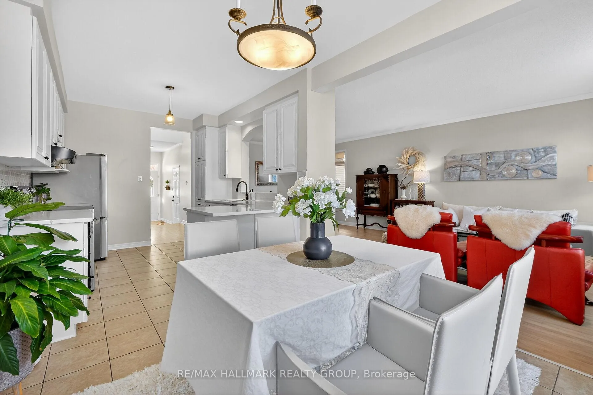 Photo 18 of 1952 Schroeder Crescent, Ottawa, Springridge/East Village — HOMEH