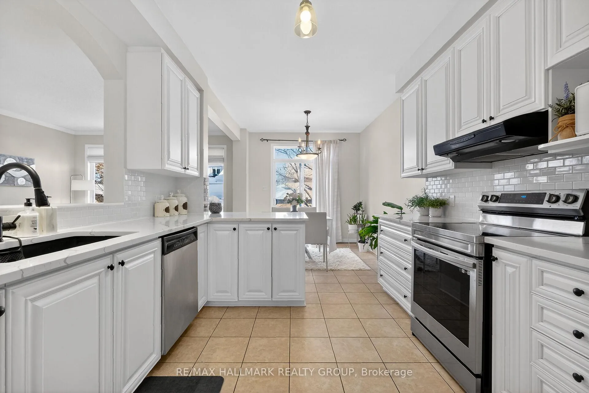 Photo 20 of 1952 Schroeder Crescent, Ottawa, Springridge/East Village — HOMEH