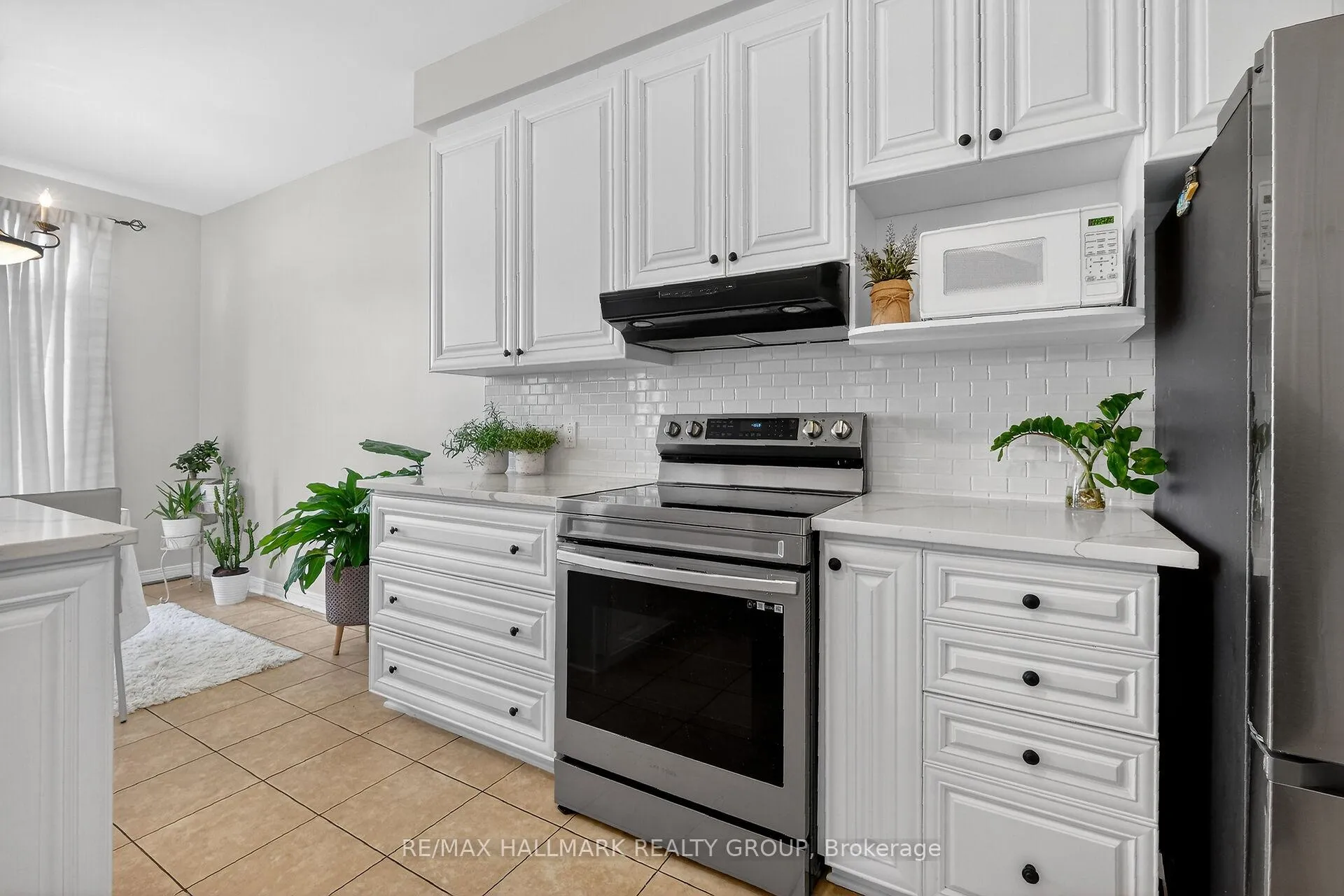 Photo 21 of 1952 Schroeder Crescent, Ottawa, Springridge/East Village — HOMEH