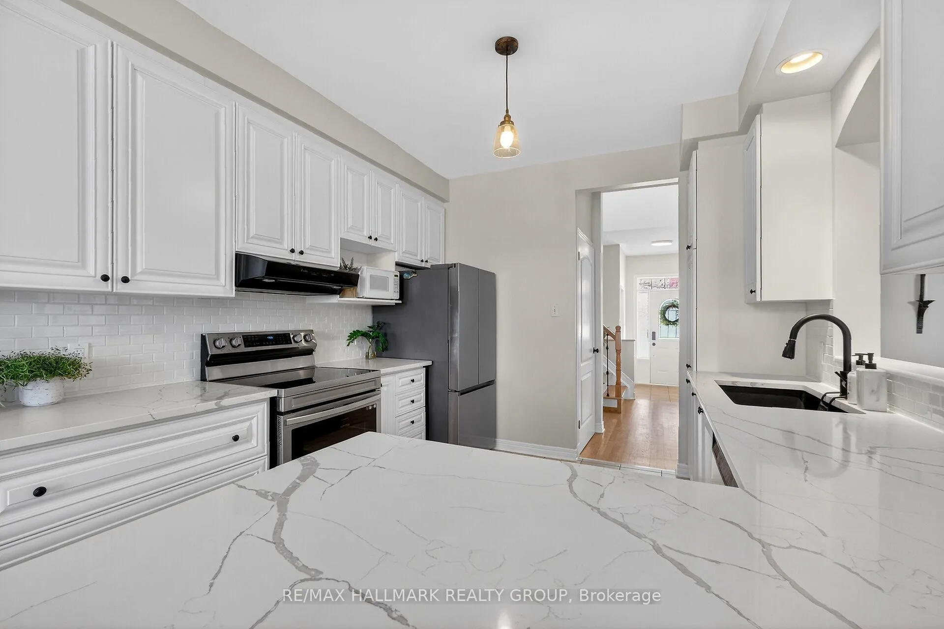 Photo 26 of 1952 Schroeder Crescent, Ottawa, Springridge/East Village — HOMEH