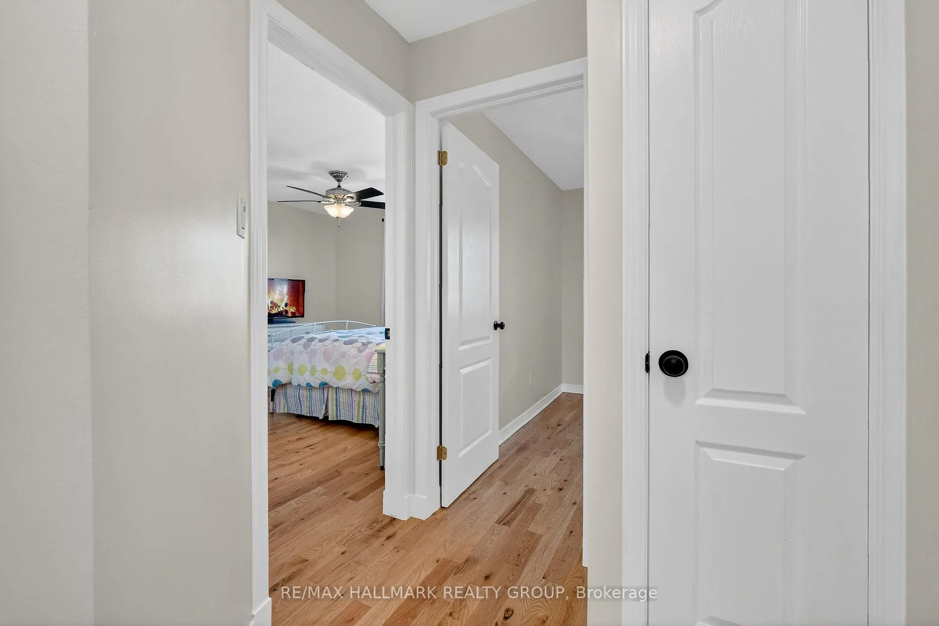 Photo 37 of 1952 Schroeder Crescent, Ottawa, Springridge/East Village — HOMEH