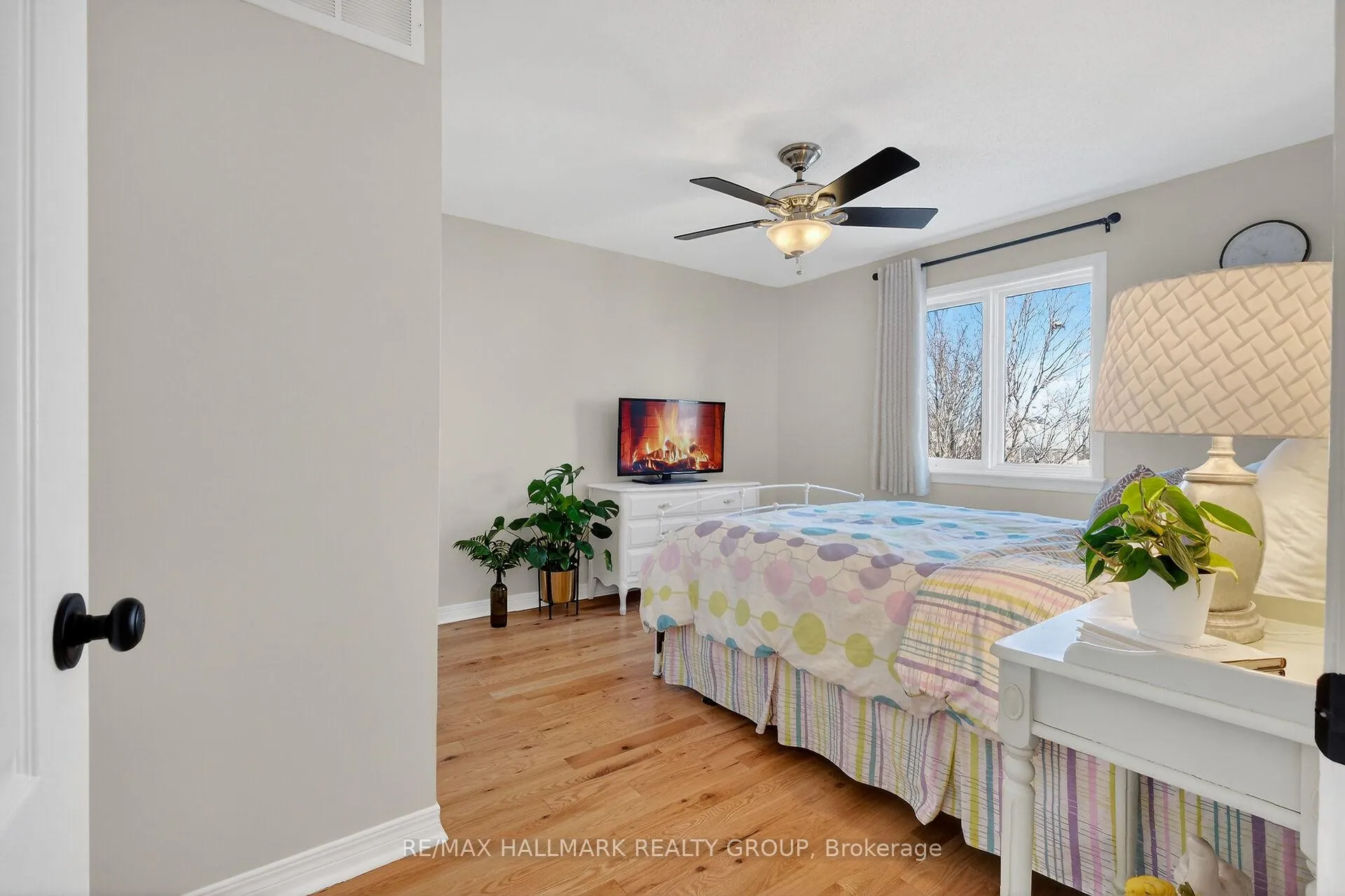 Photo 38 of 1952 Schroeder Crescent, Ottawa, Springridge/East Village — HOMEH