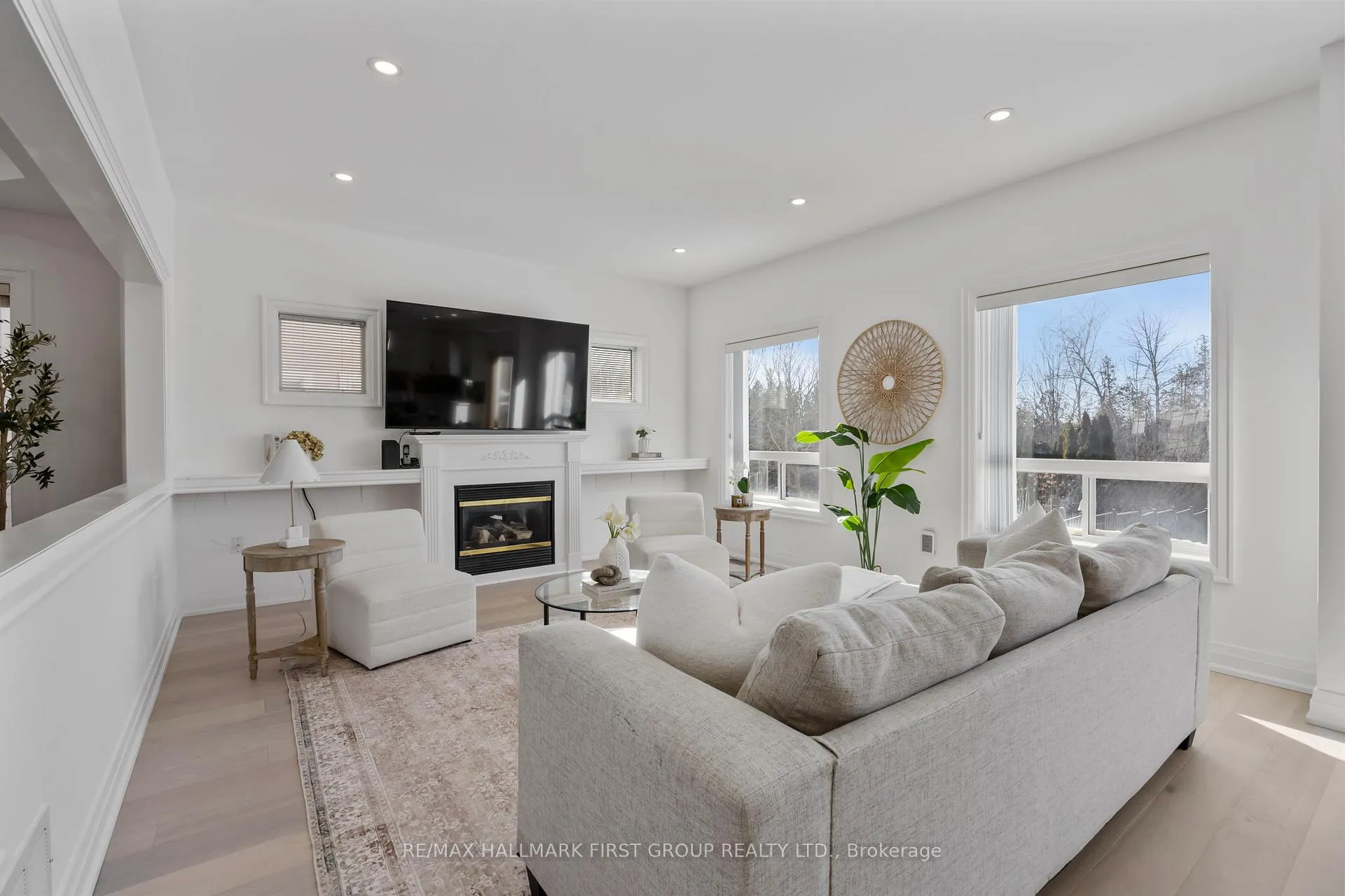 Photo 8 of 796 Audley Road S, Ajax, South East — HOMEH