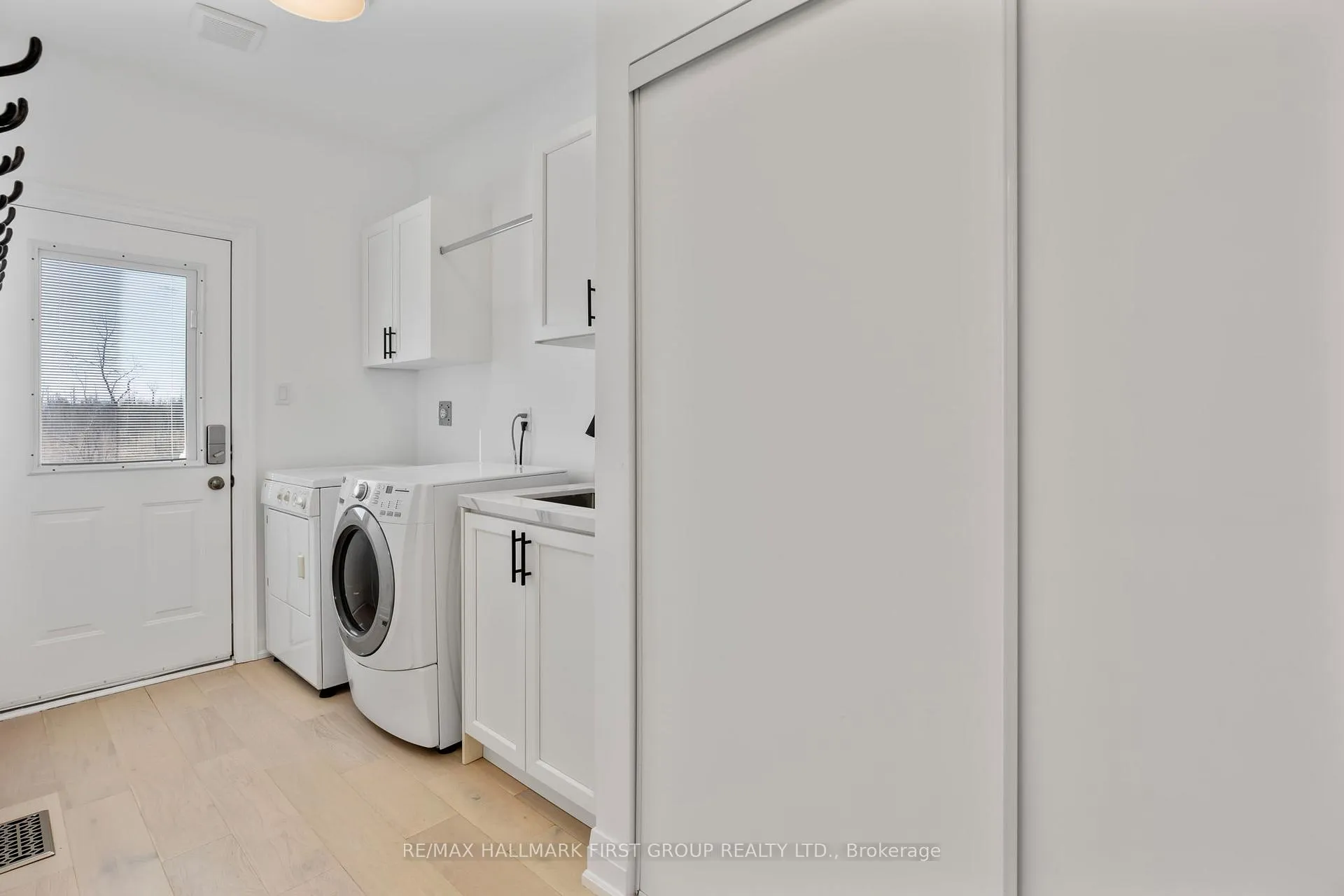 Photo 15 of 796 Audley Road S, Ajax, South East — HOMEH