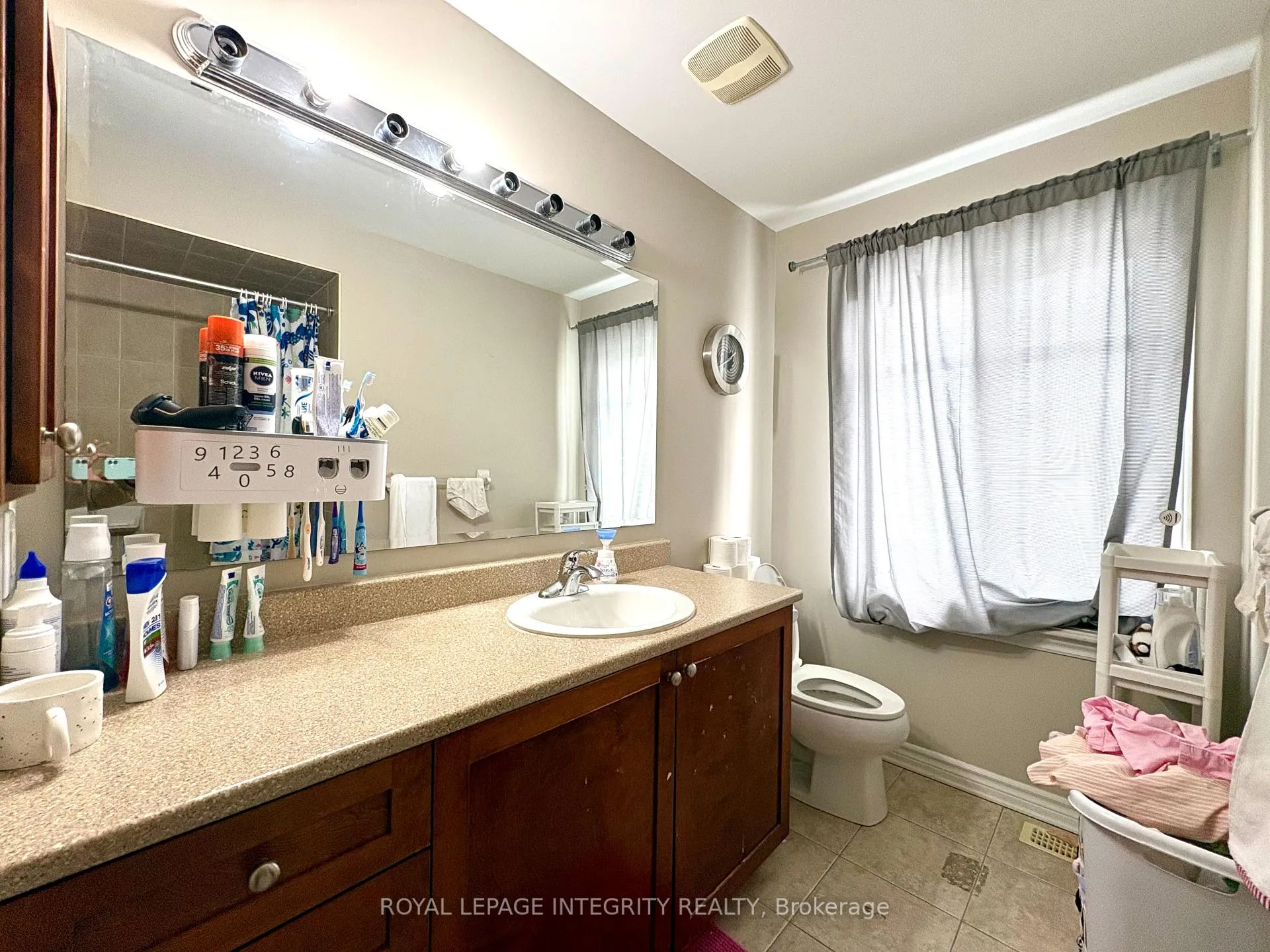 Photo 14 of 26 Torbec Avenue, Ottawa, Kanata - Kanata Lakes/Heritage Hills — HOMEH