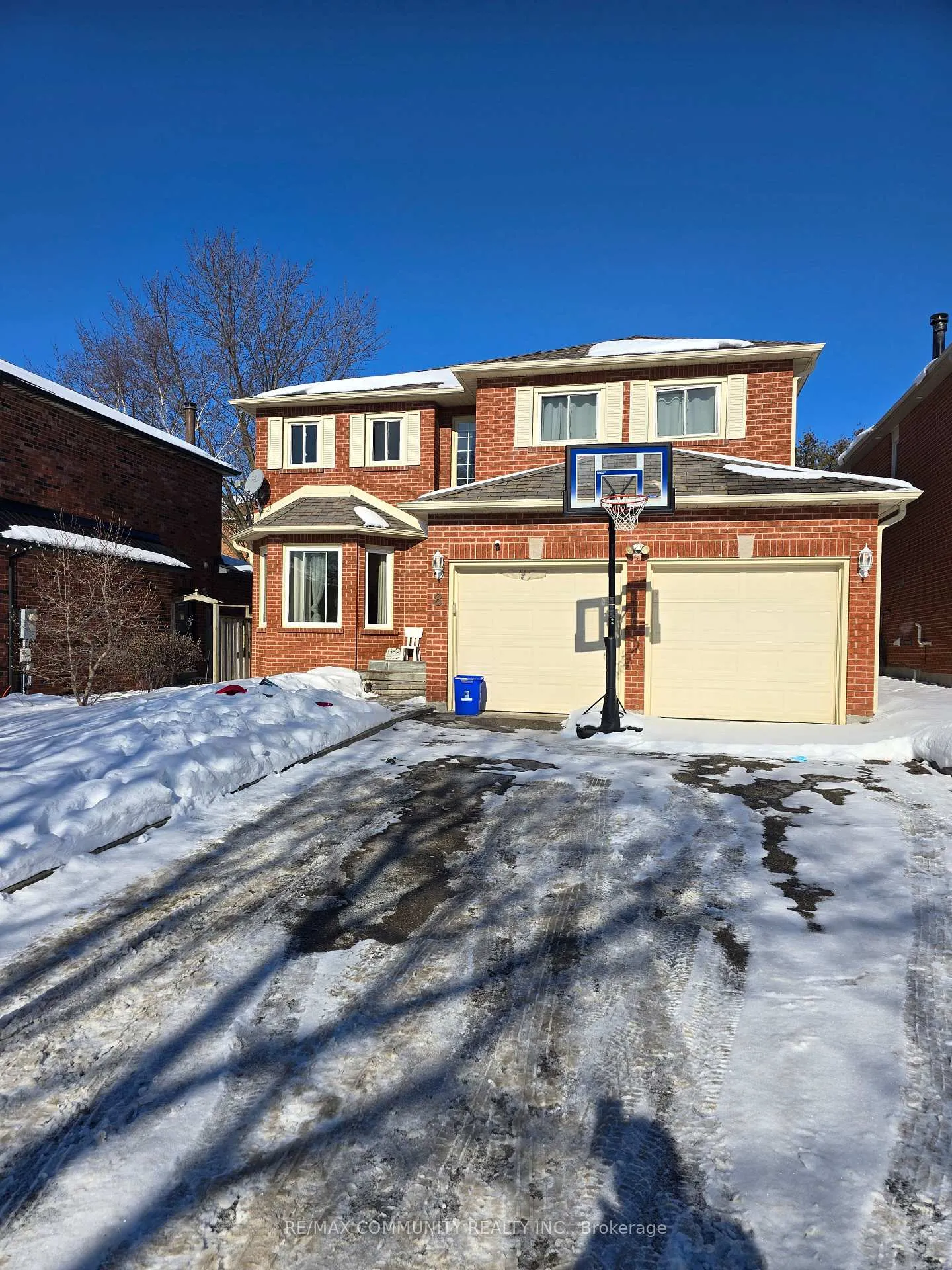 Photo 2 of 8 Carmichael Drive N, Whitby, Pringle Creek — HOMEH