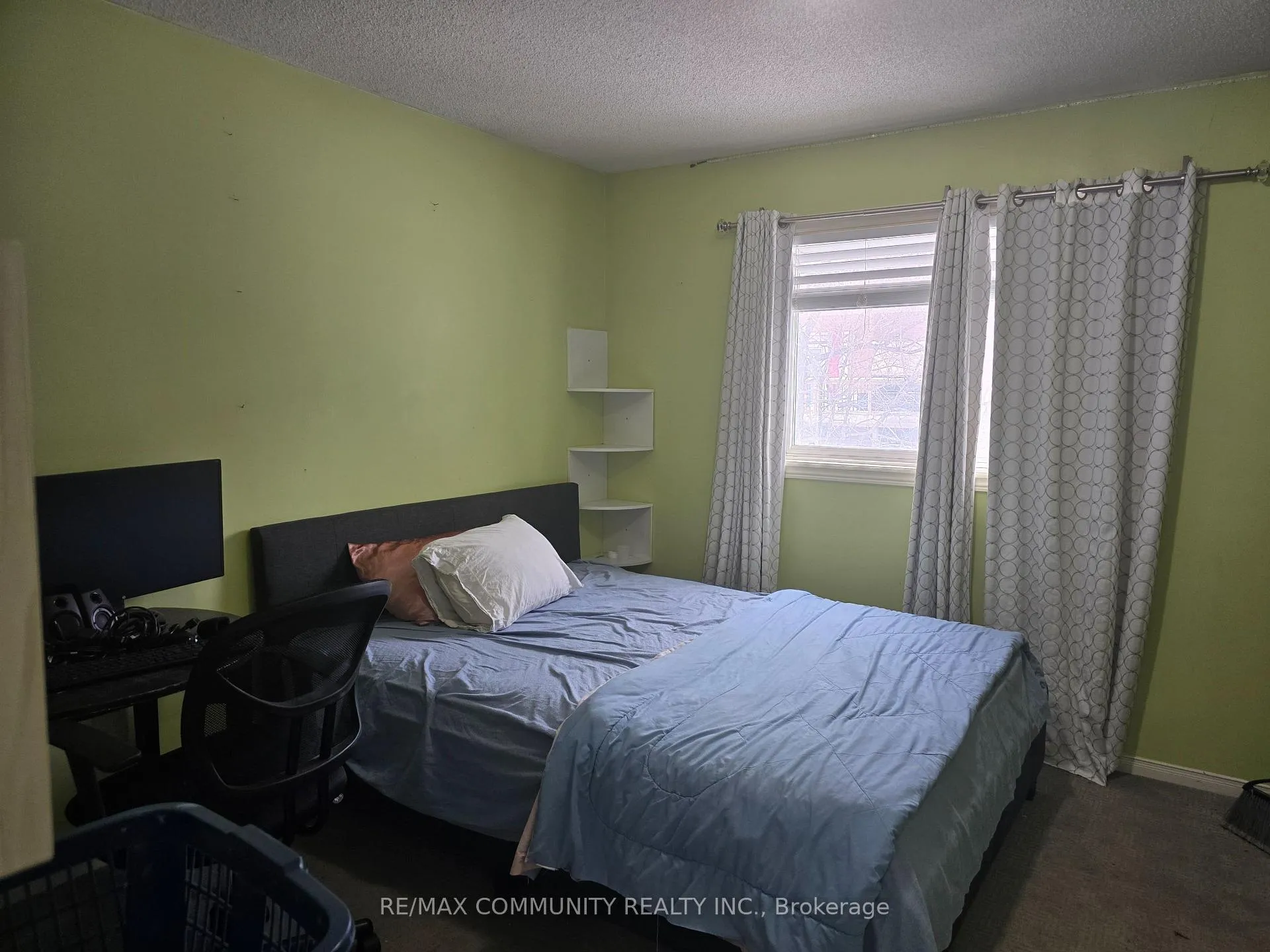 Photo 12 of 8 Carmichael Drive N, Whitby, Pringle Creek — HOMEH