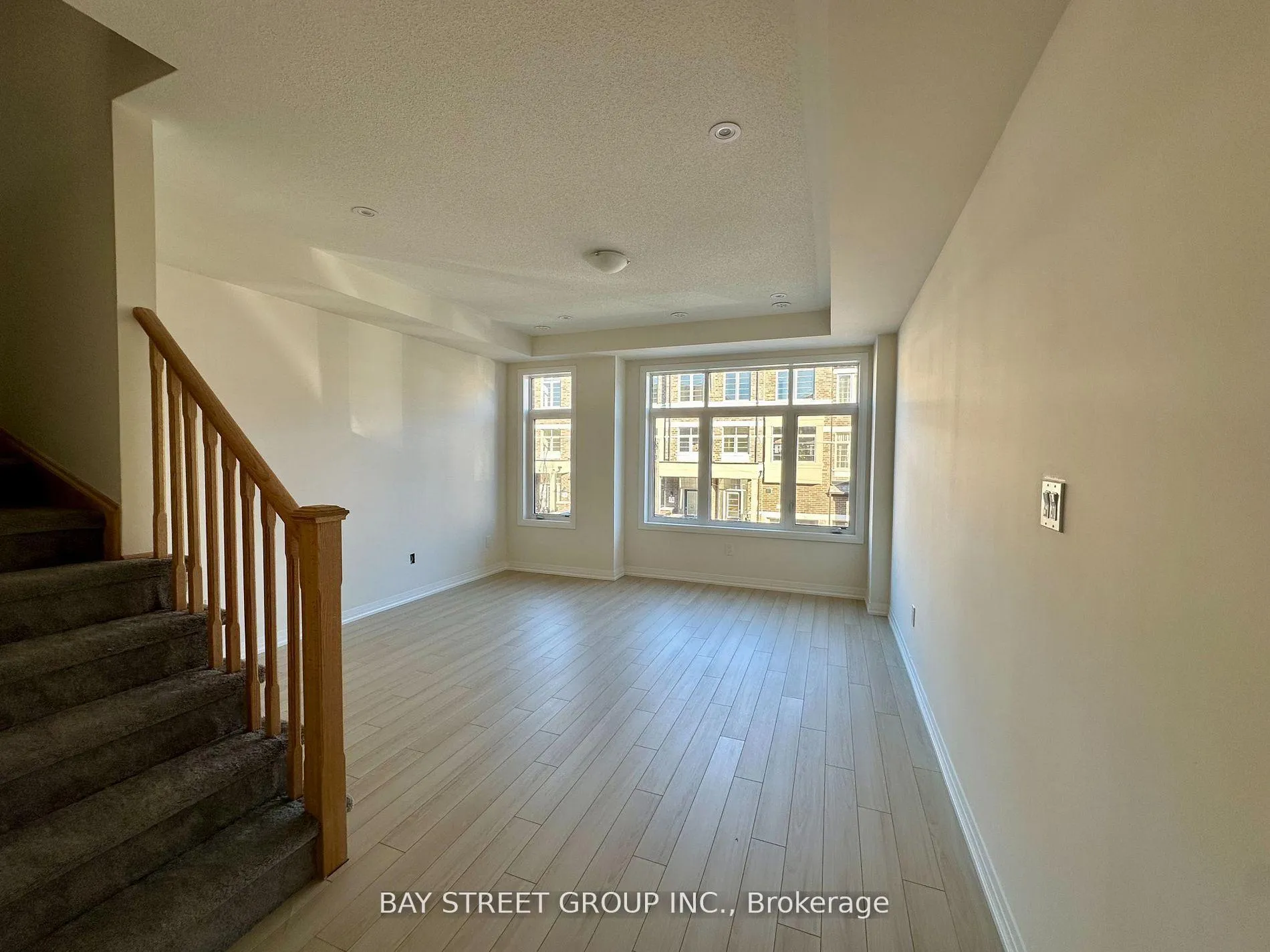 Photo 7 of 10 Sissons Way, Markham, Cedar Grove — HOMEH