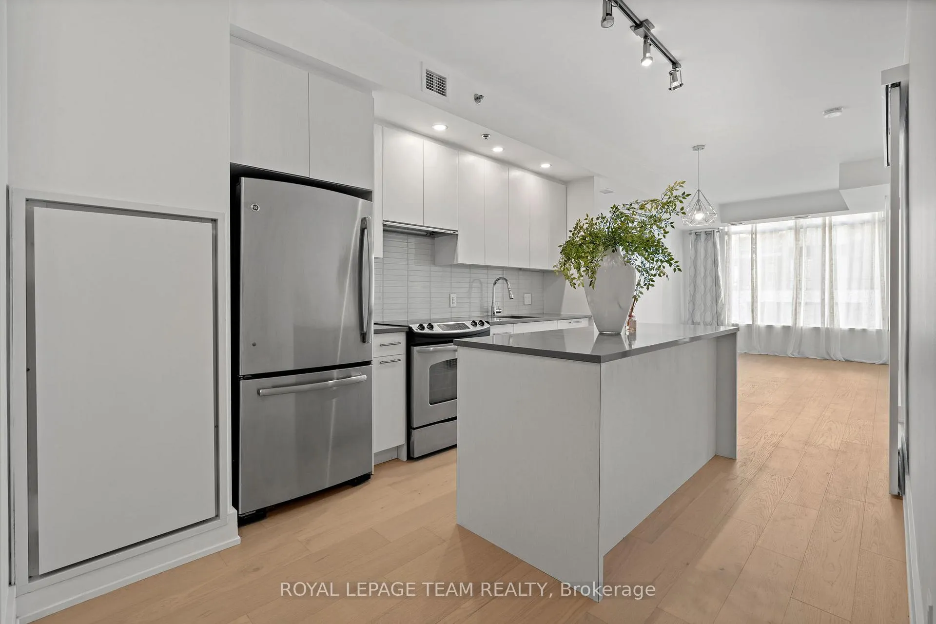 Photo 3 of Unit 207, 108 Richmond Road, Ottawa, Westboro/Hampton Park — HOMEH