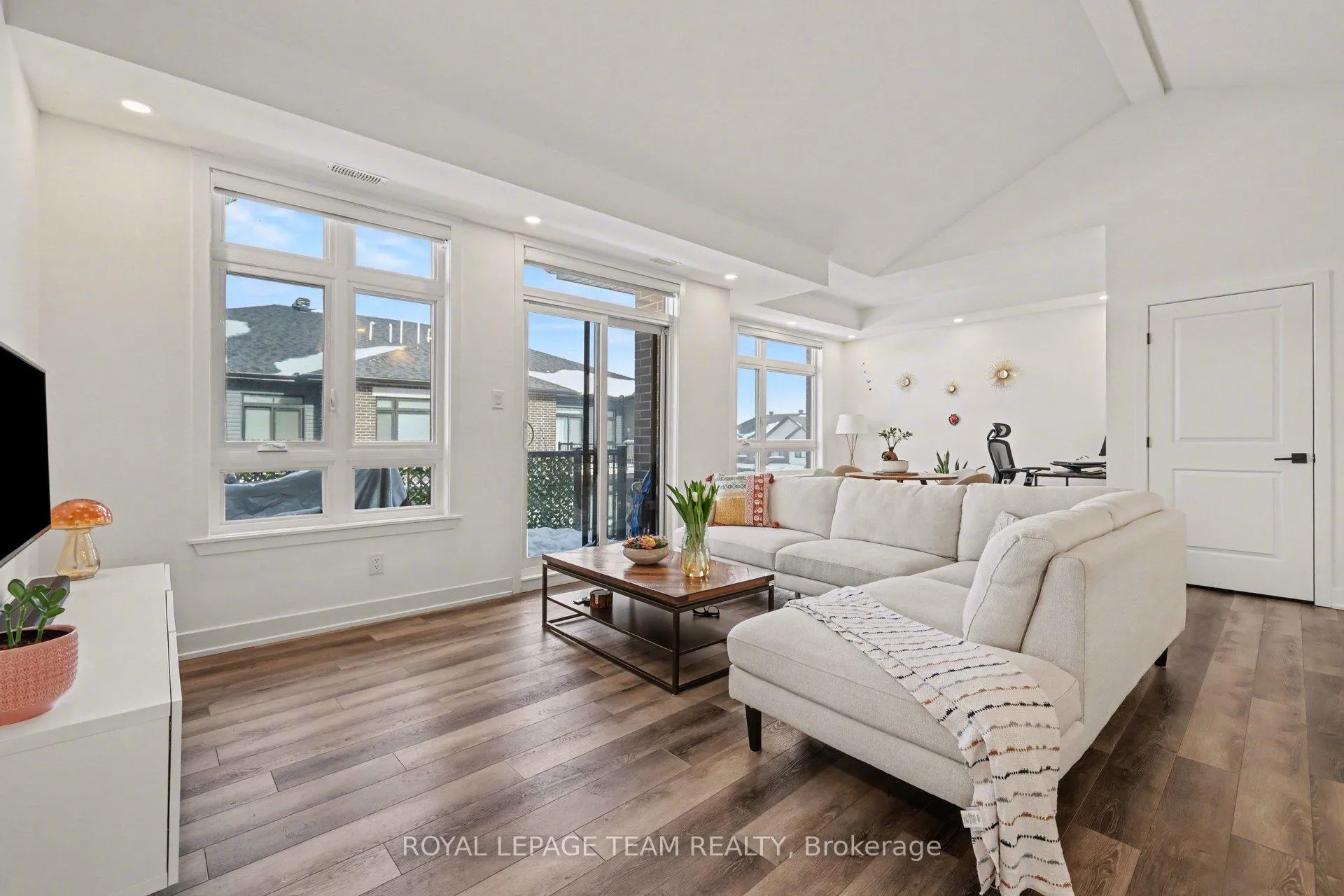 Photo 5 of Unit I, 35 Overberg Way, Ottawa, Kanata - Emerald Meadows/Trailwest — HOMEH