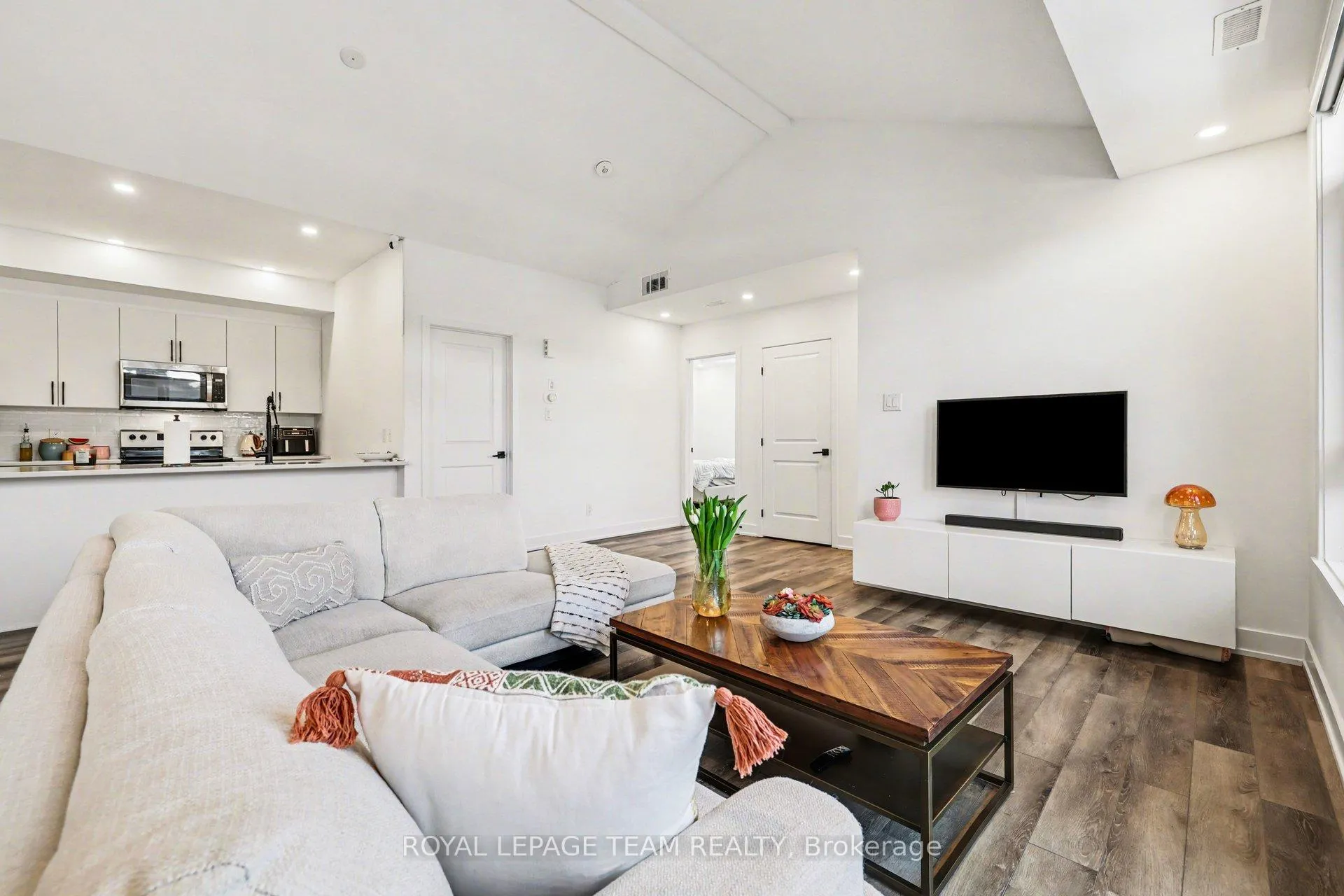 Photo 6 of Unit I, 35 Overberg Way, Ottawa, Kanata - Emerald Meadows/Trailwest — HOMEH