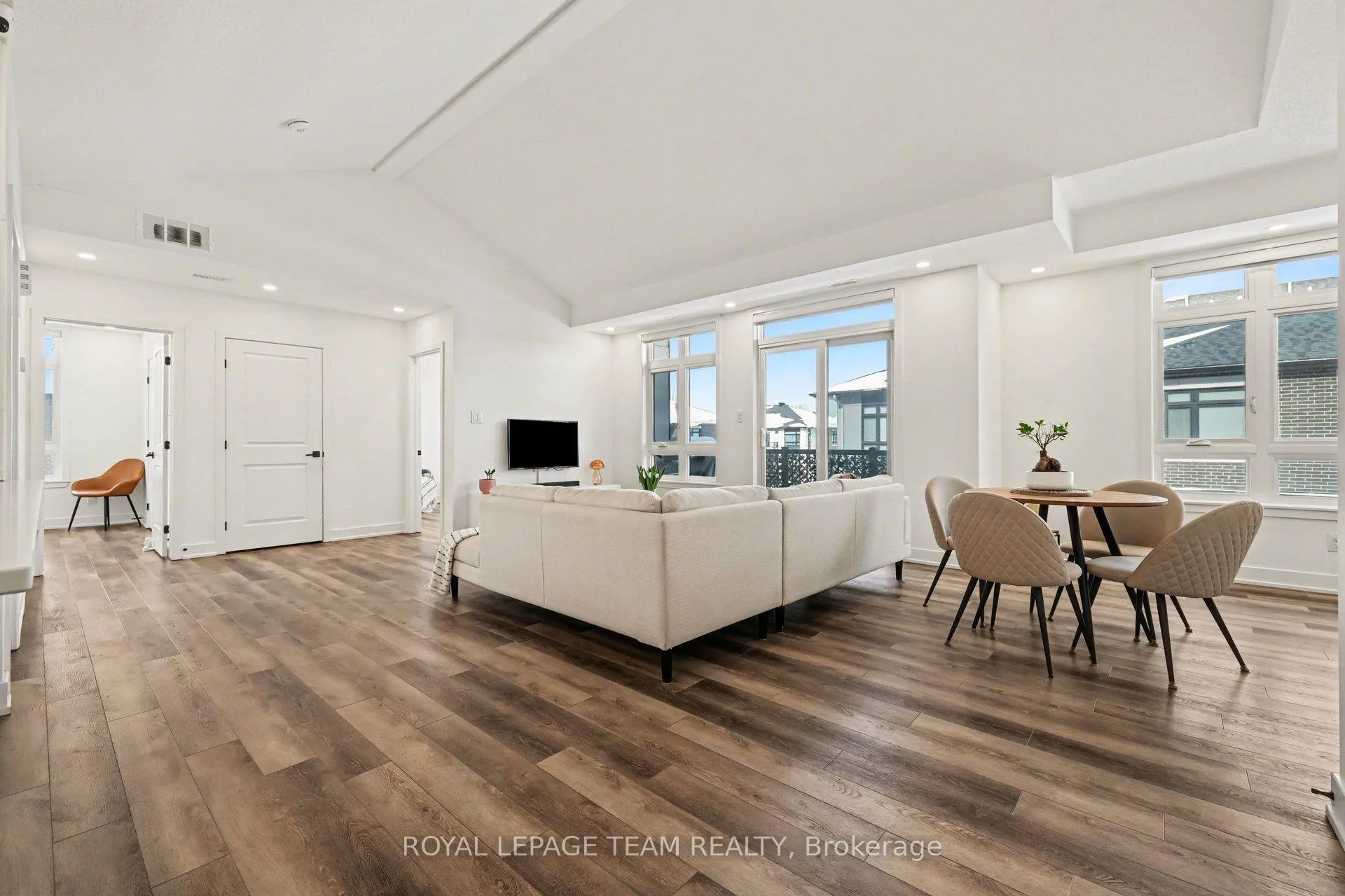 Photo 7 of Unit I, 35 Overberg Way, Ottawa, Kanata - Emerald Meadows/Trailwest — HOMEH