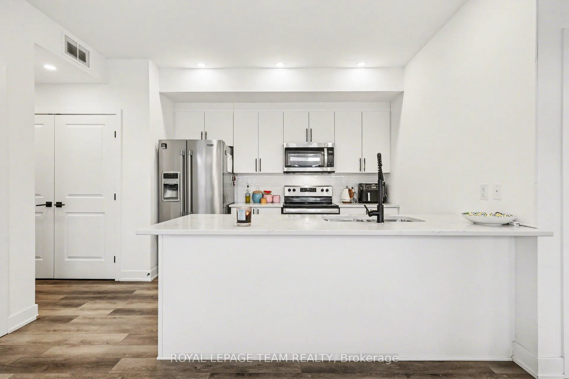 Photo 12 of Unit I, 35 Overberg Way, Ottawa, Kanata - Emerald Meadows/Trailwest — HOMEH