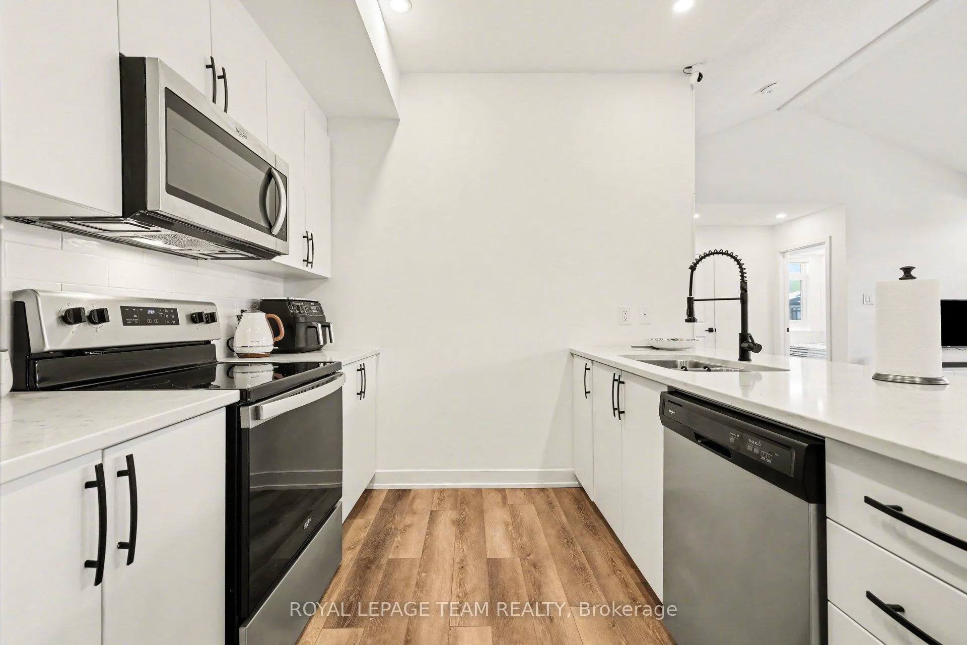 Photo 13 of Unit I, 35 Overberg Way, Ottawa, Kanata - Emerald Meadows/Trailwest — HOMEH