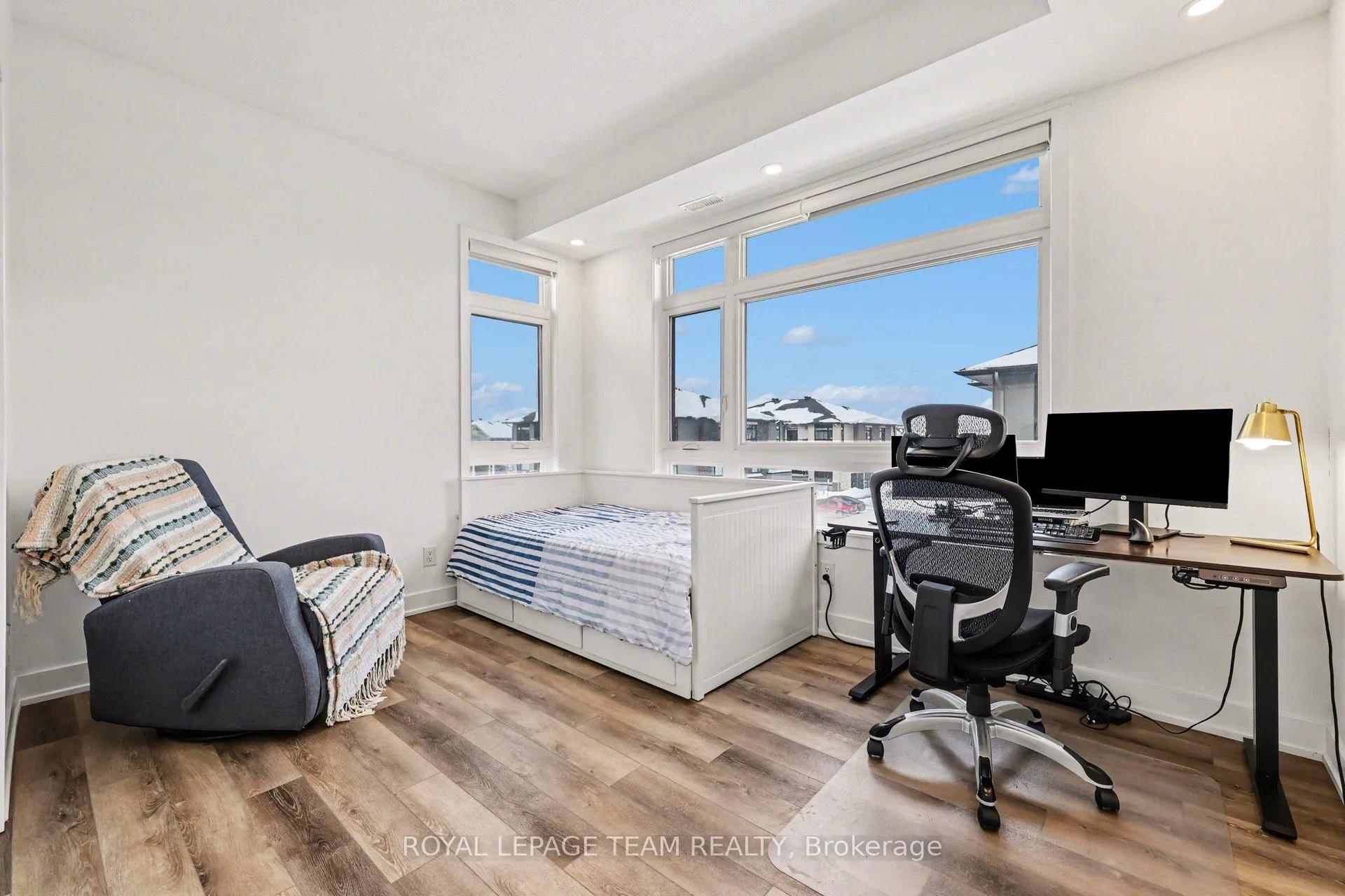 Photo 17 of Unit I, 35 Overberg Way, Ottawa, Kanata - Emerald Meadows/Trailwest — HOMEH